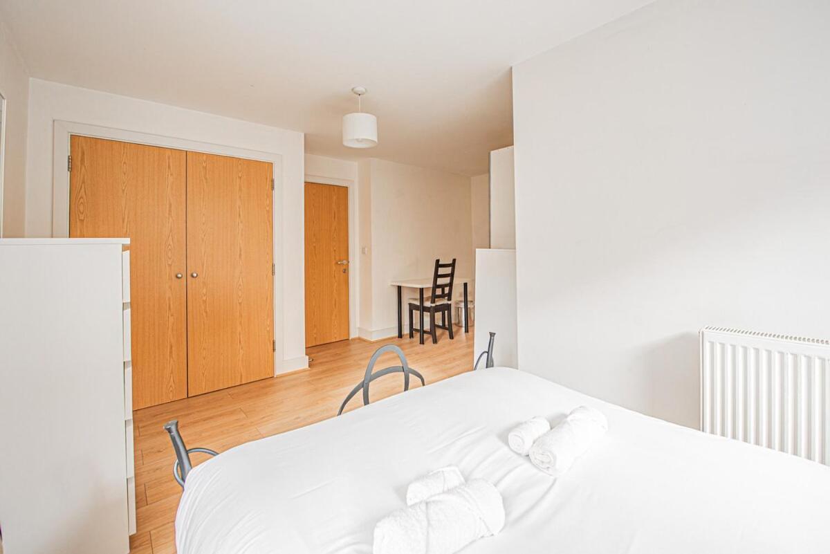Apartamento Stylish Spacious 3 Bed 5min Walk From Station *