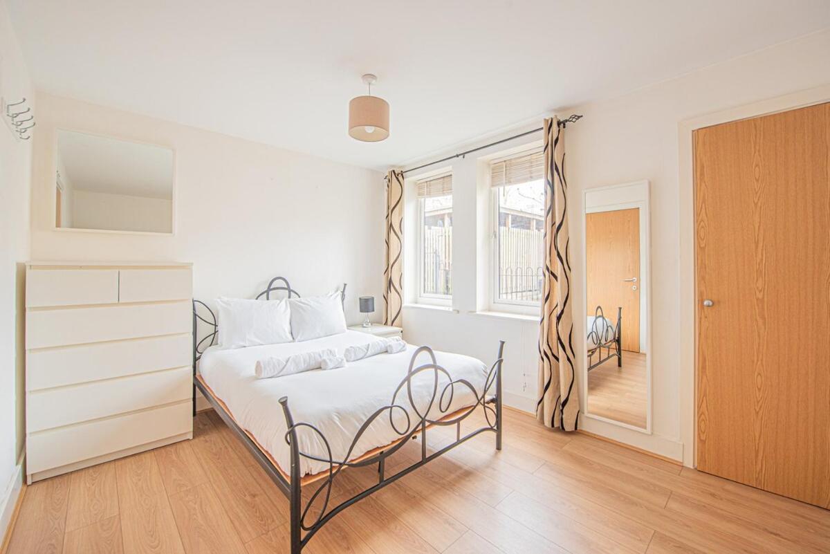Apartamento Stylish Spacious 3 Bed 5min Walk From Station
