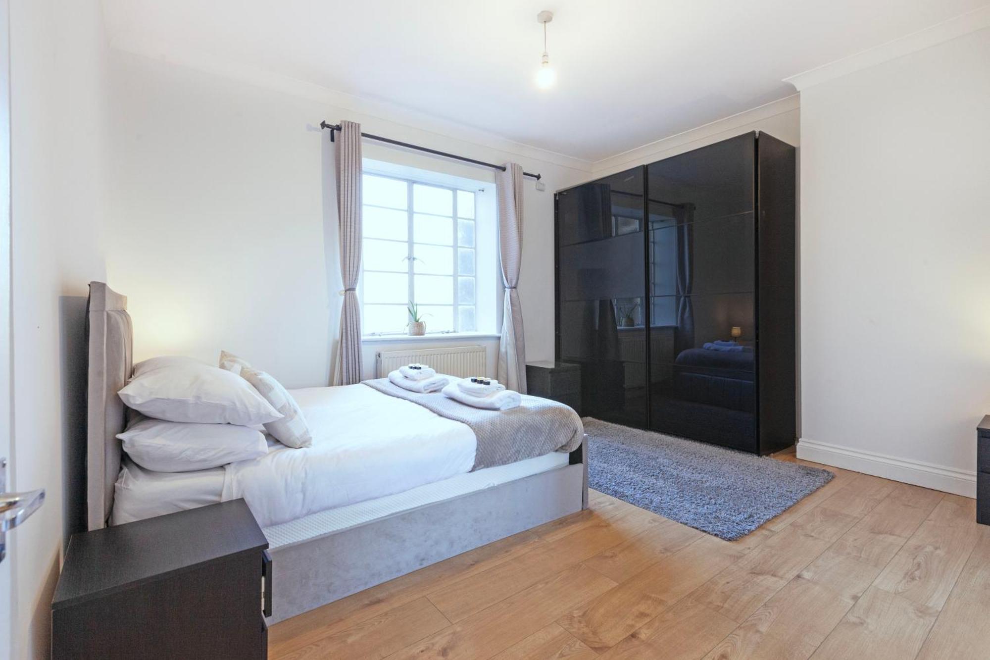 Luxury 2 Bedroom Flat In Royal Crescent Leilighet *