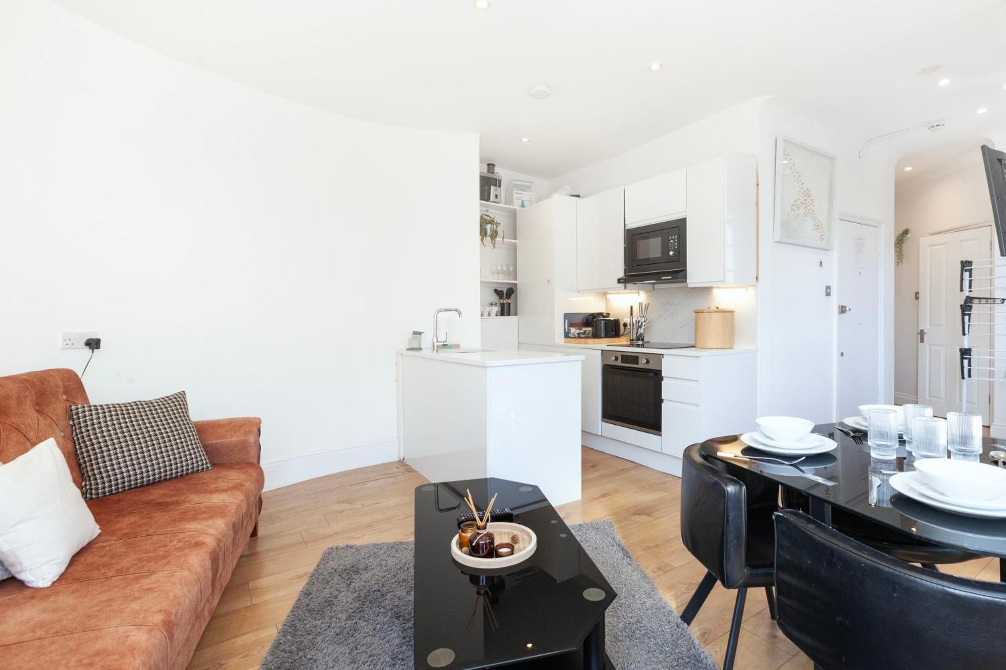 Luxury 2 Bedroom Flat In Royal Crescent Leilighet