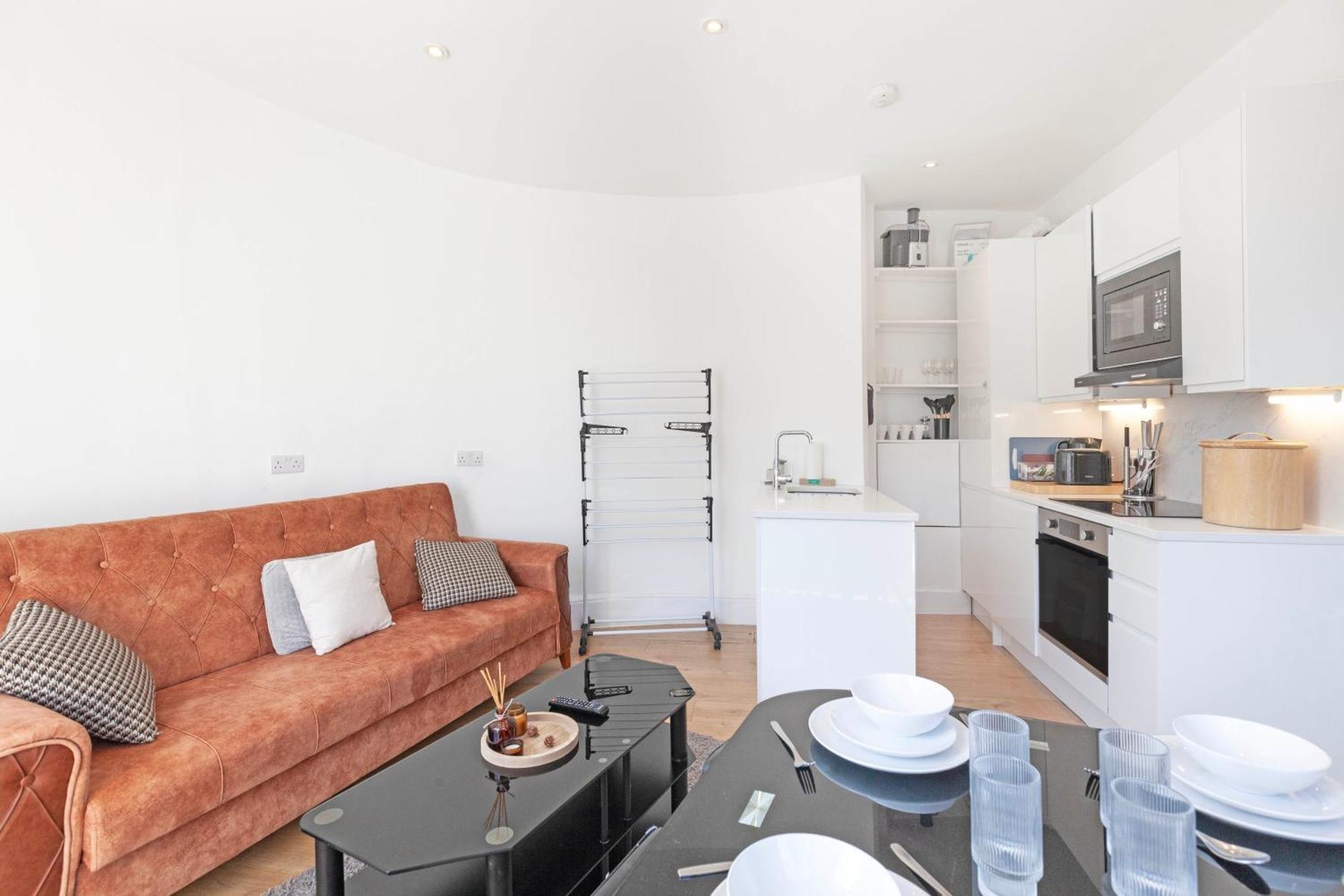 Luxury 2 Bedroom Flat In Royal Crescent Leilighet *