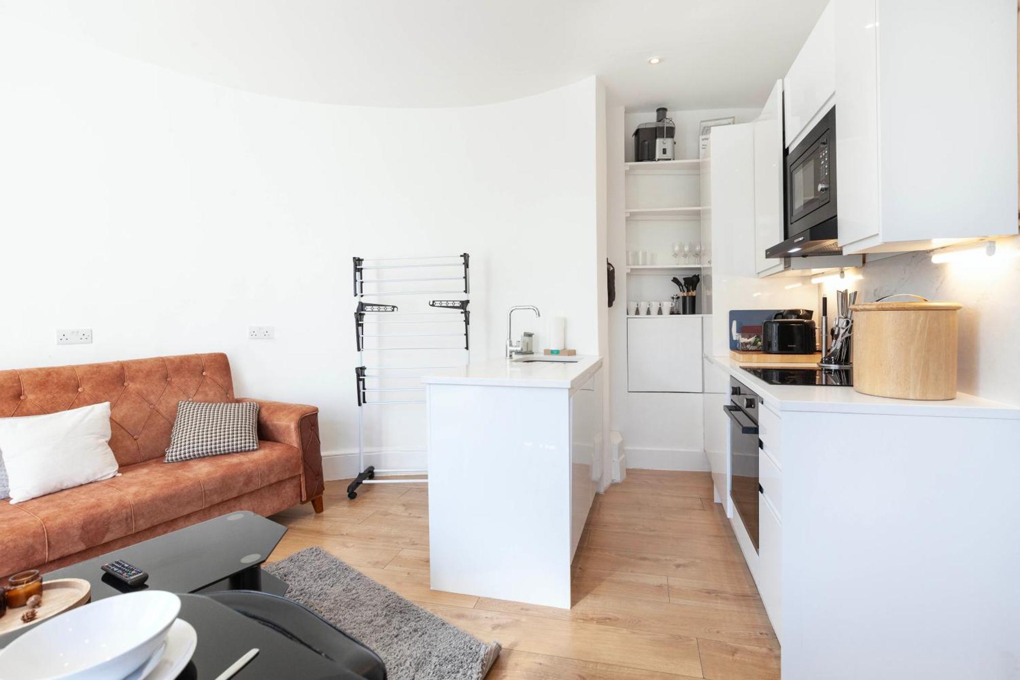 Luxury 2 Bedroom Flat In Royal Crescent Apartment *