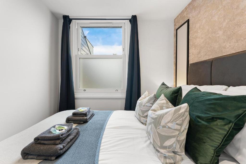 Apartment Peaceful Retreat With Balcony - Sleeps 9