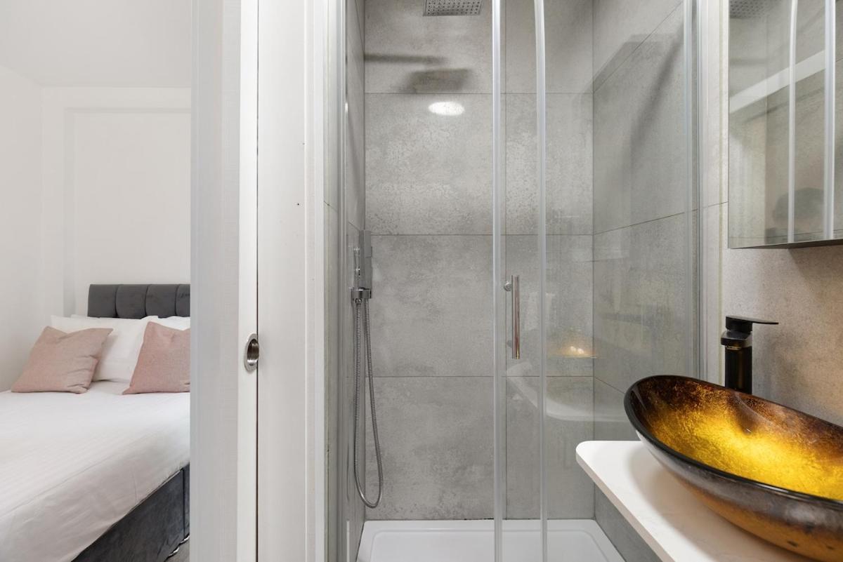 Apartment Scott Ellis 1 London