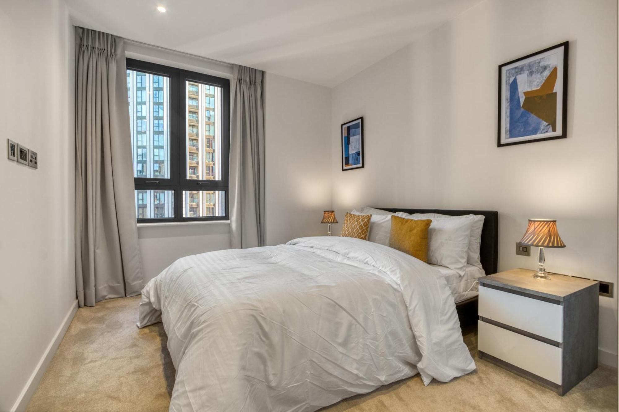 Hyde Park Beauty 2br 2ba Balcony Apartment London