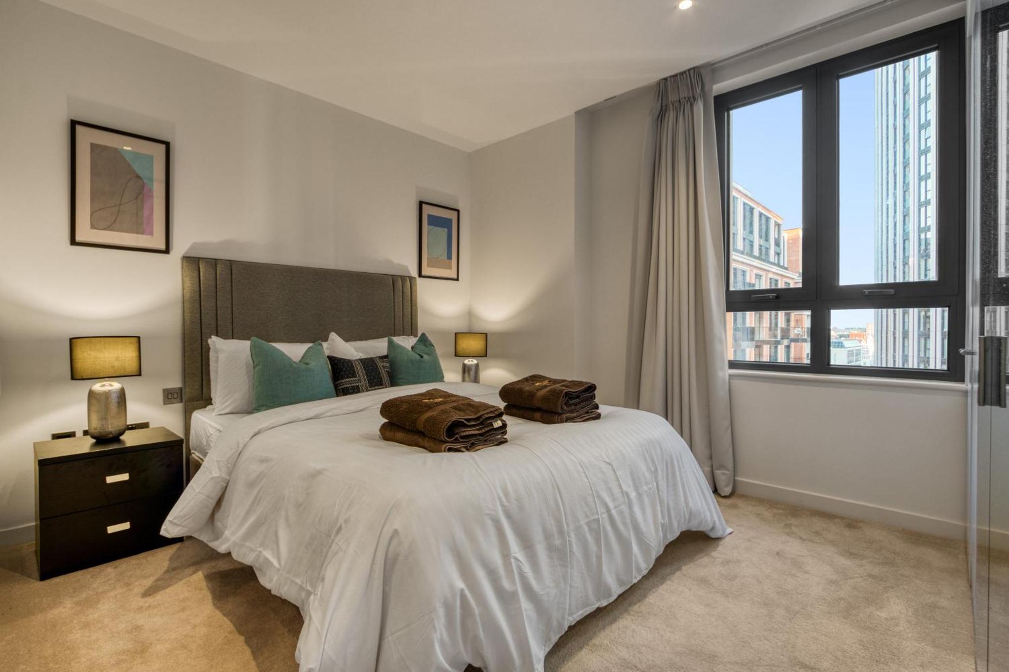 Hyde Park Beauty 2br 2ba Balcony *