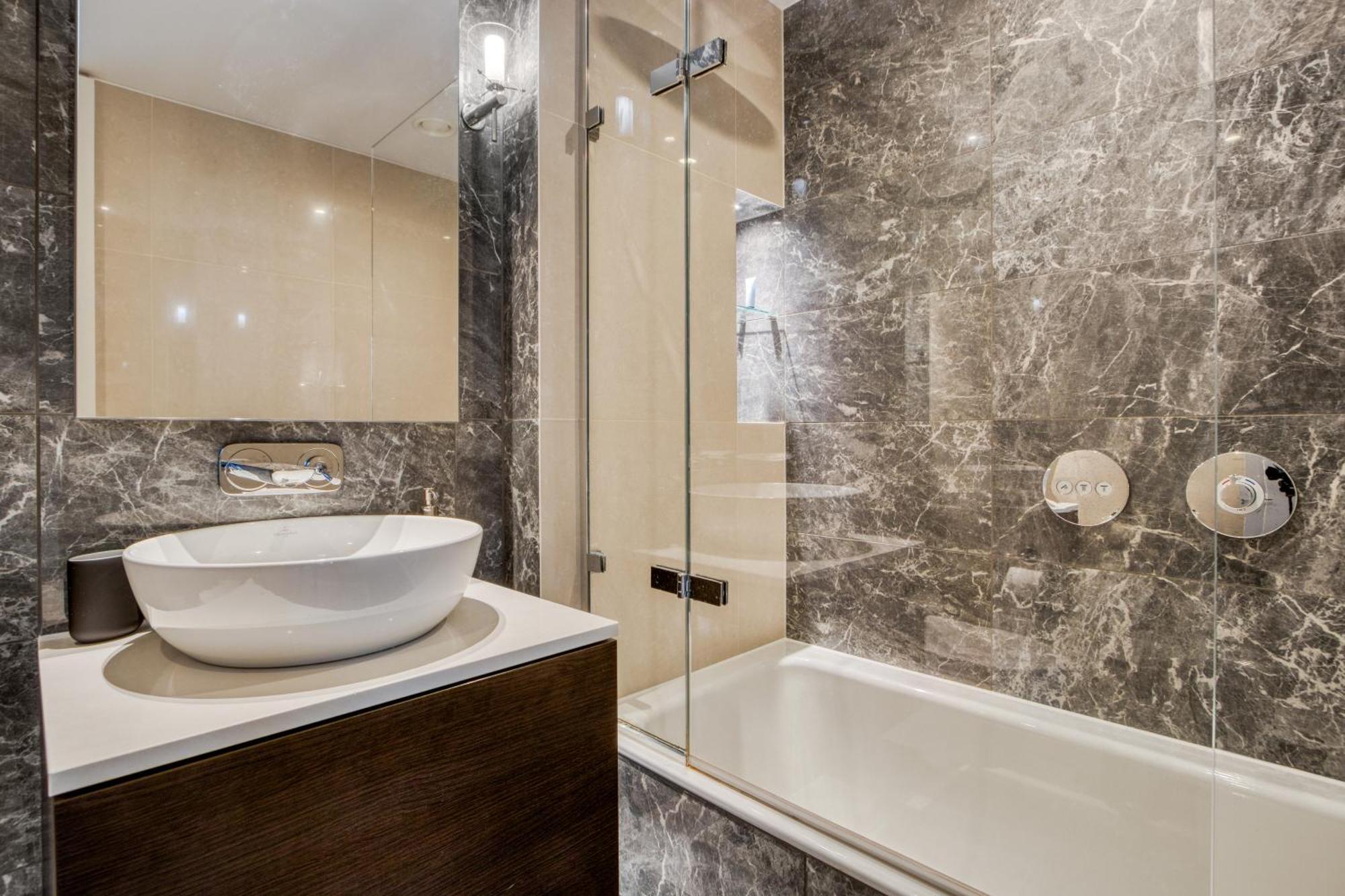 Hyde Park Beauty 2br 2ba Balcony London