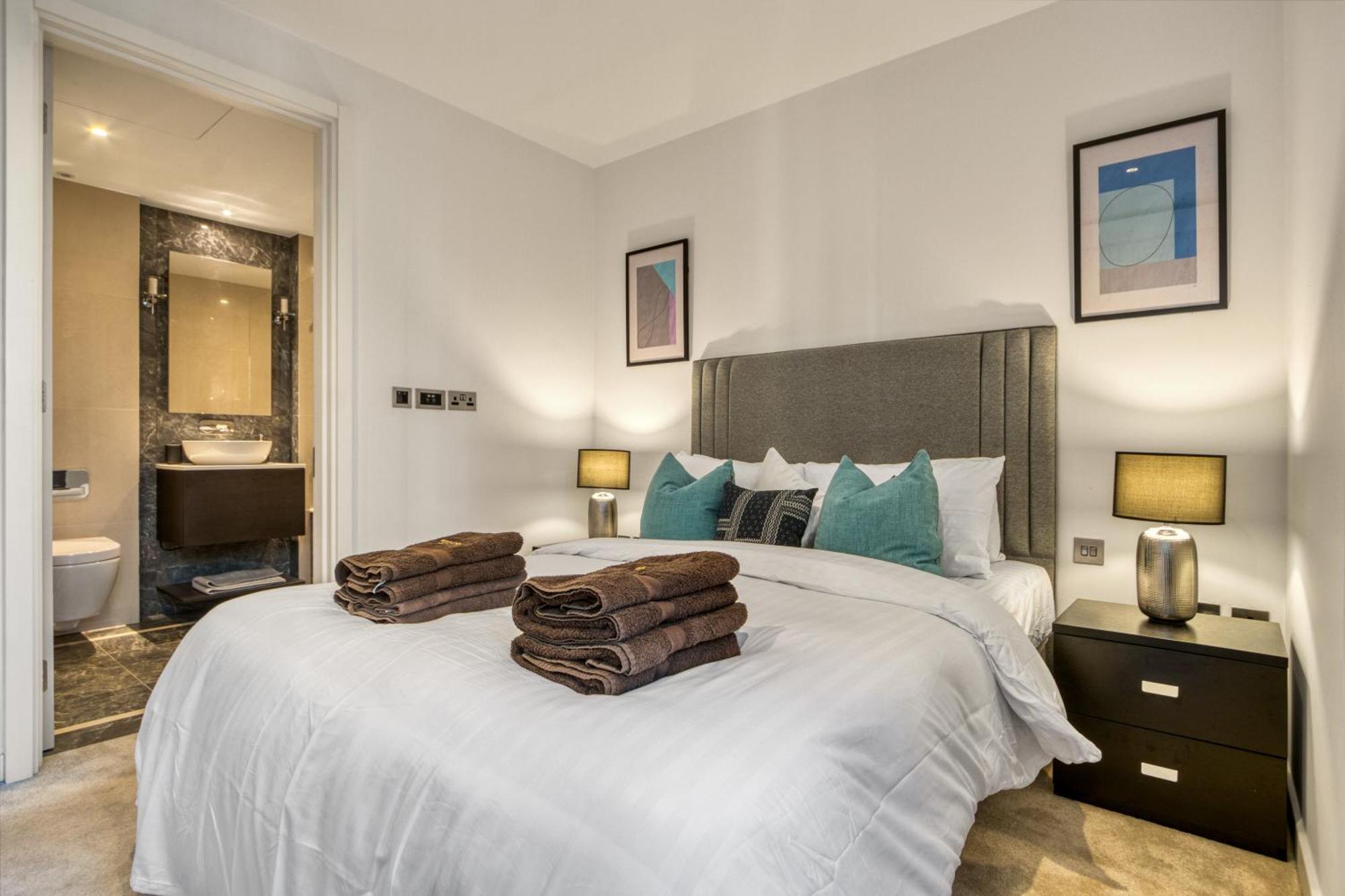 Hyde Park Beauty 2br 2ba Balcony Apartment