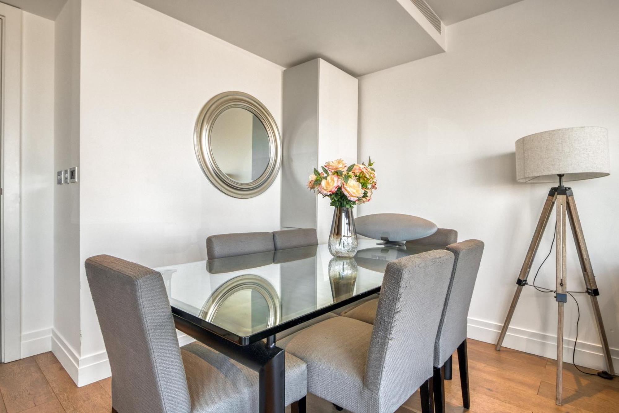 Battersea Power Station 2br 2ba River View *