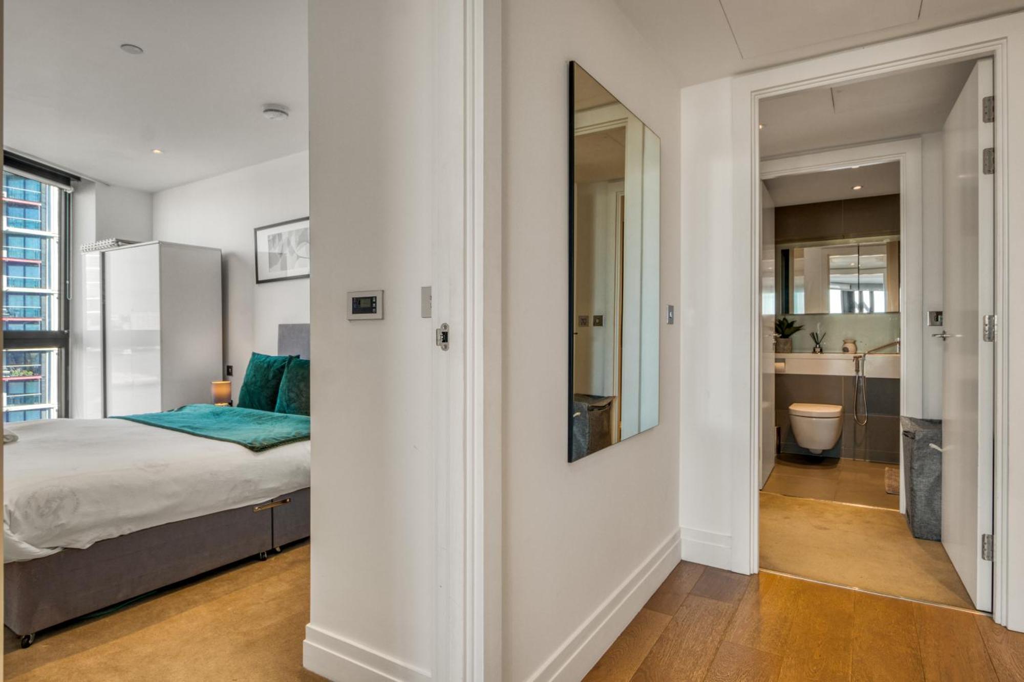 Battersea Power Station 2br 2ba River View * London