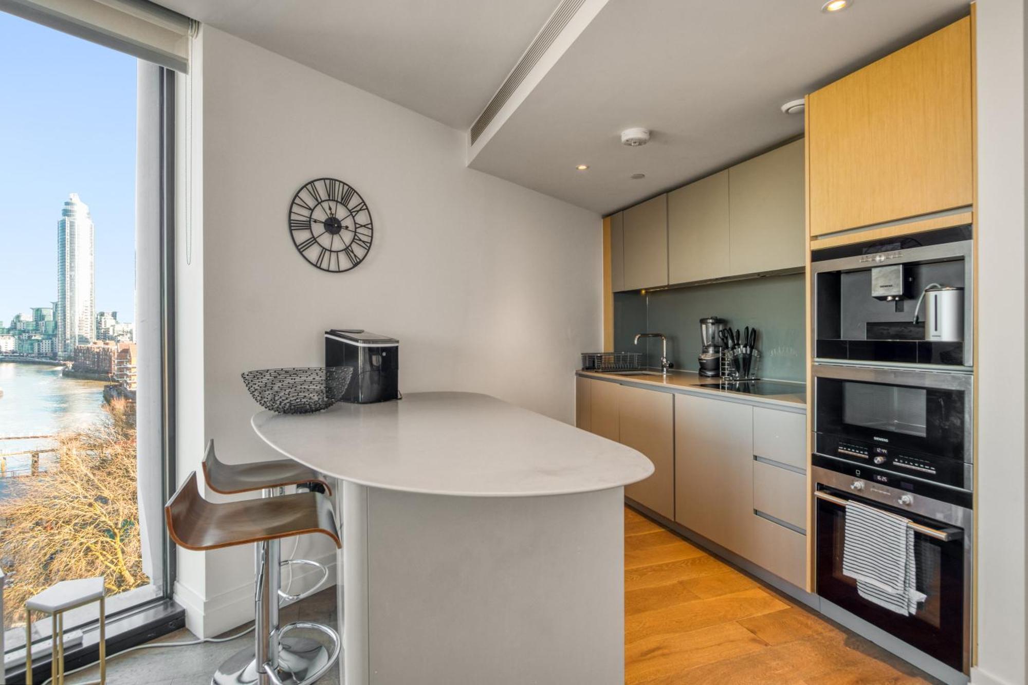 Battersea Power Station 2br 2ba River View