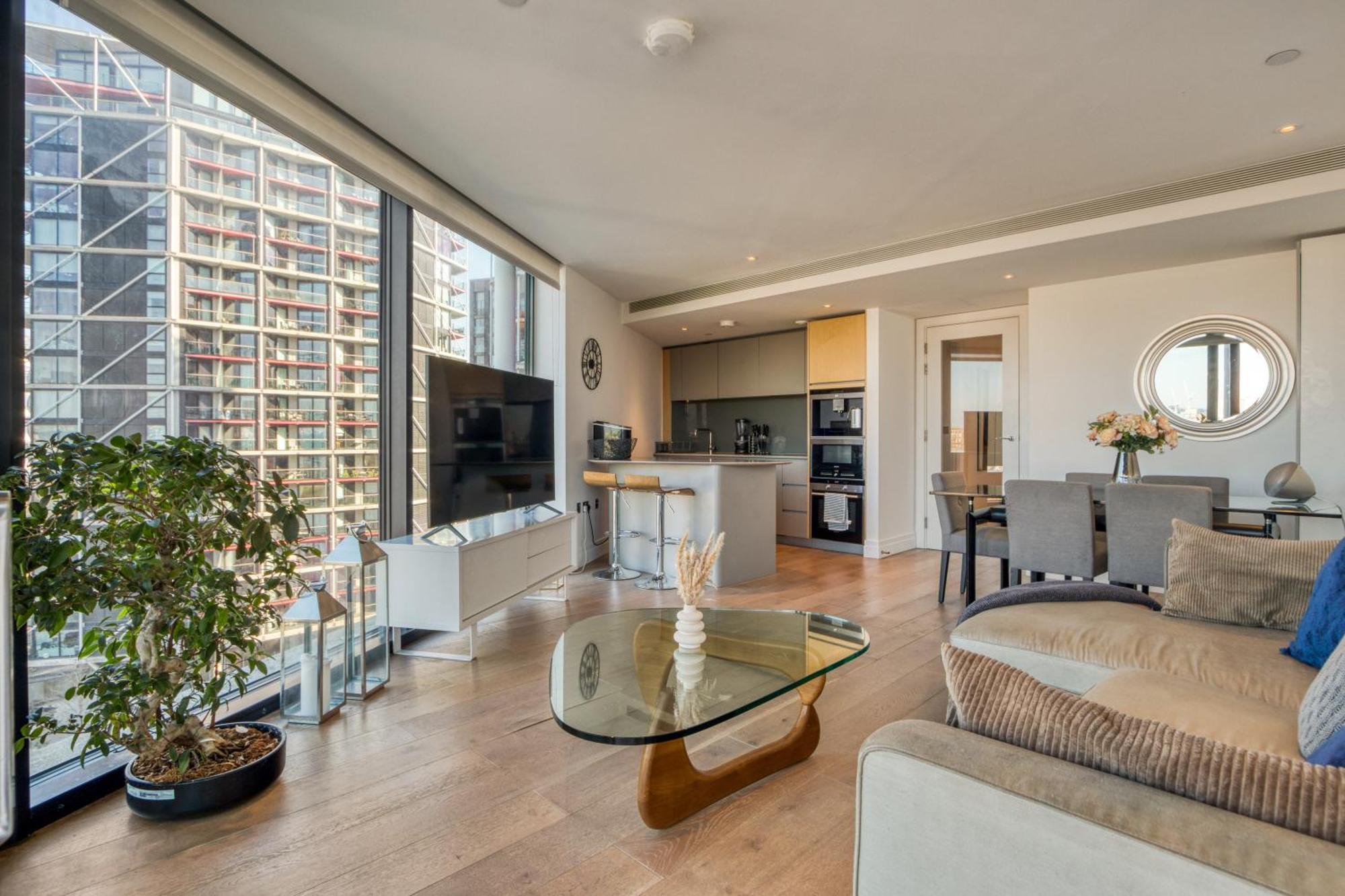 Battersea Power Station 2br 2ba River View Apartment