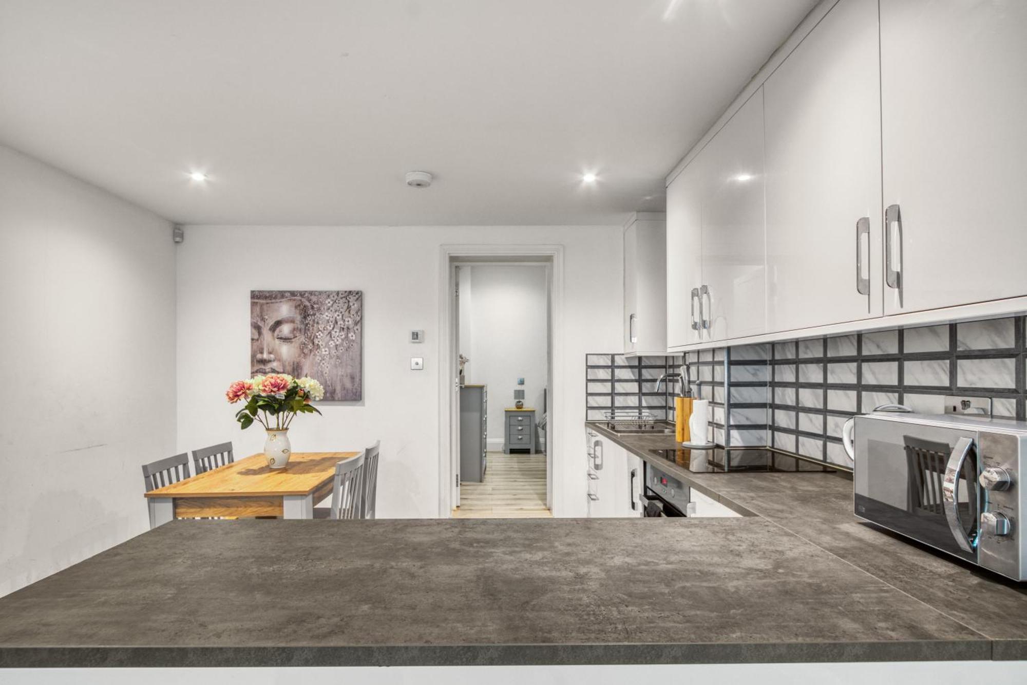 Stylish Beauty Ground Floor 1br 1ba Private Garden *