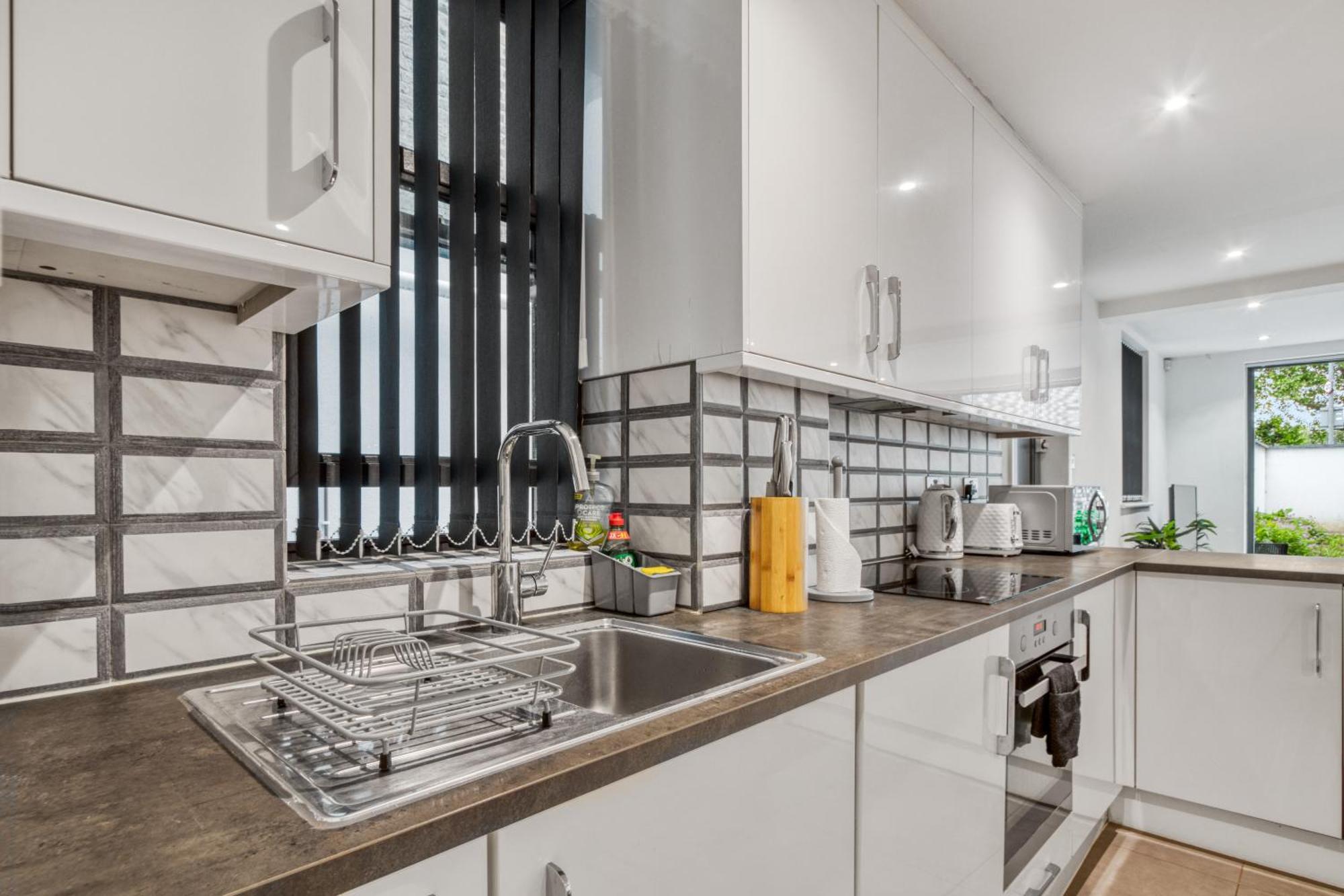 Stylish Beauty Ground Floor 1br 1ba Private Garden