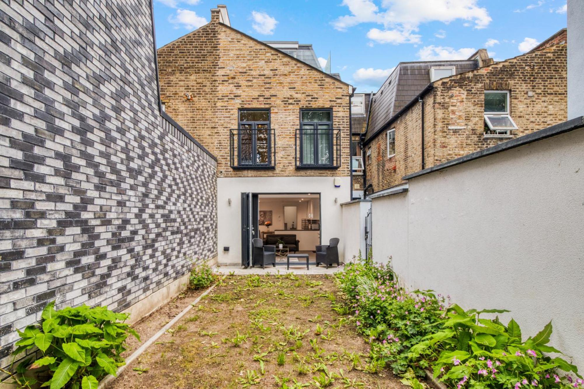 Stylish Beauty Ground Floor 1br 1ba Private Garden Apartment