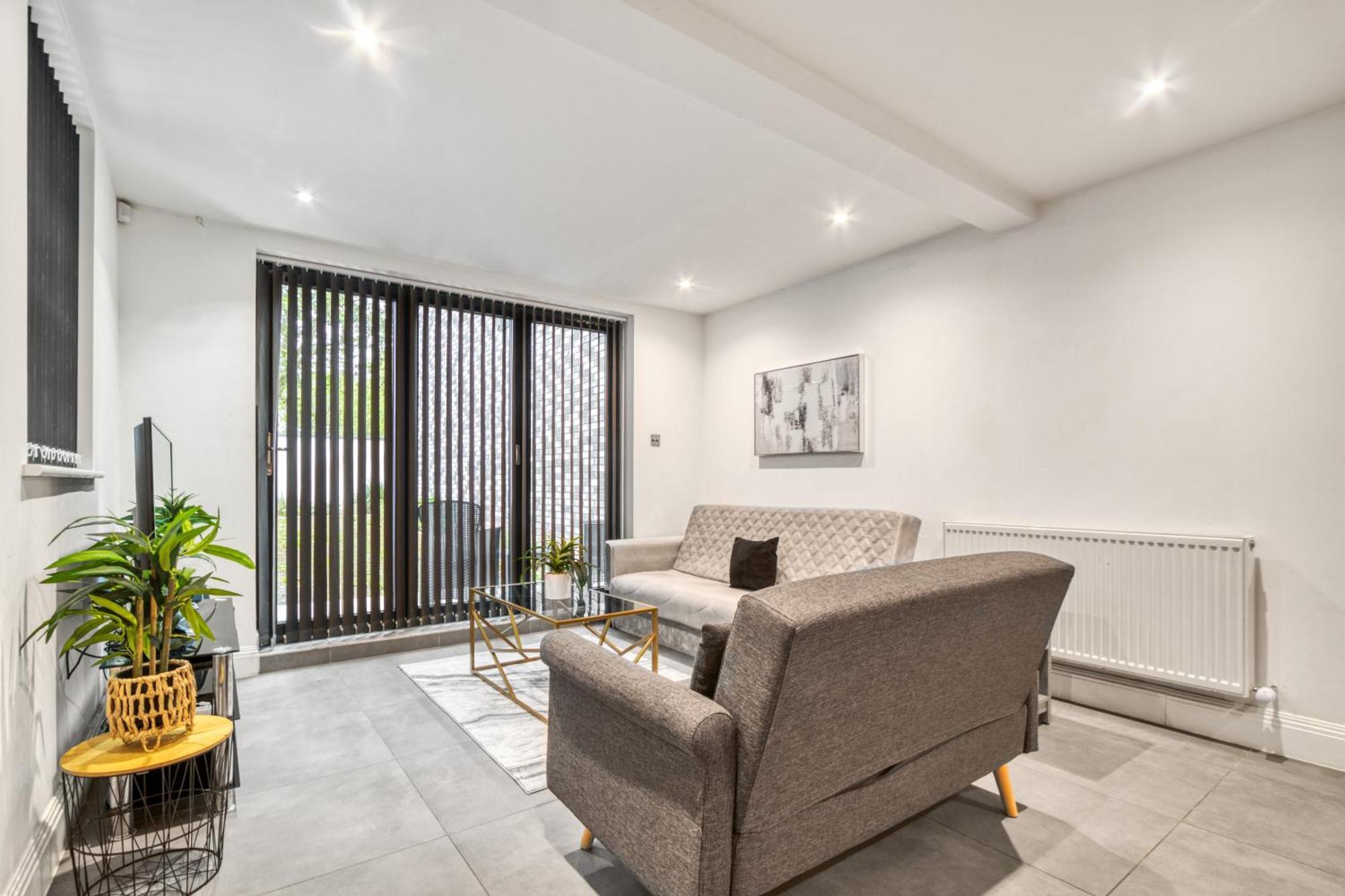 Stylish Beauty Ground Floor 1br 1ba Private Garden Apartment