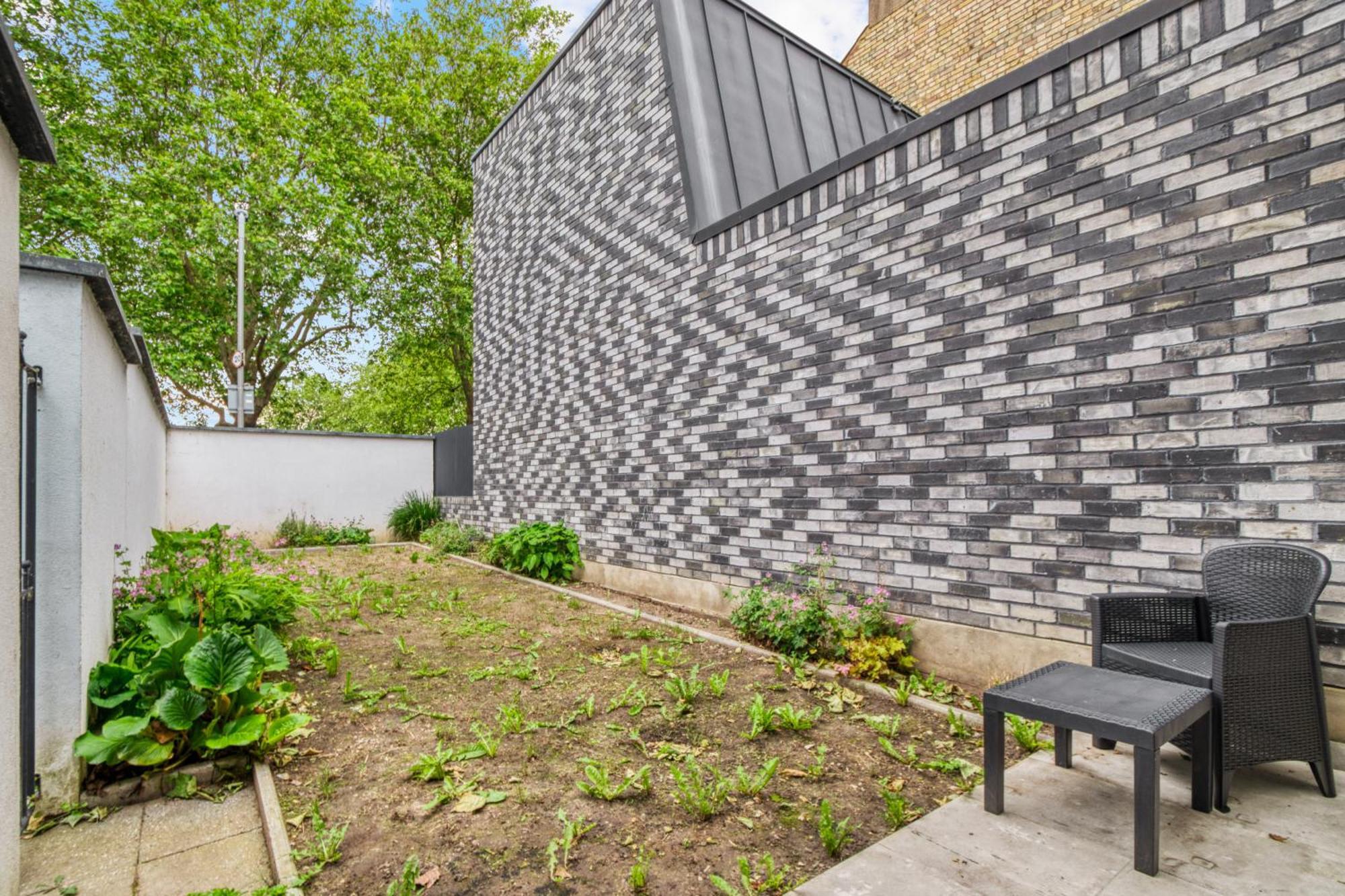 Stylish Beauty Ground Floor 1br 1ba Private Garden Apartment London