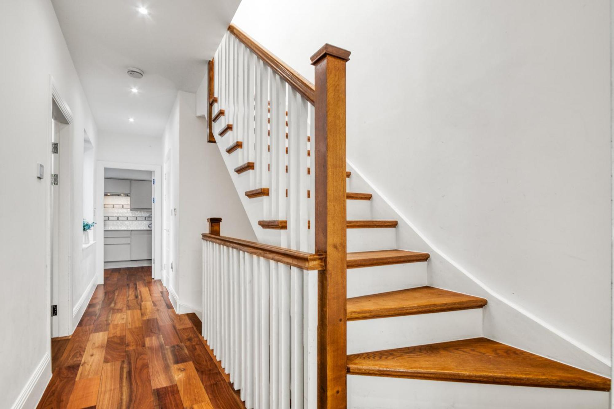 Elegant & Spacious House 3br 3ba Balcony Patio Apartment