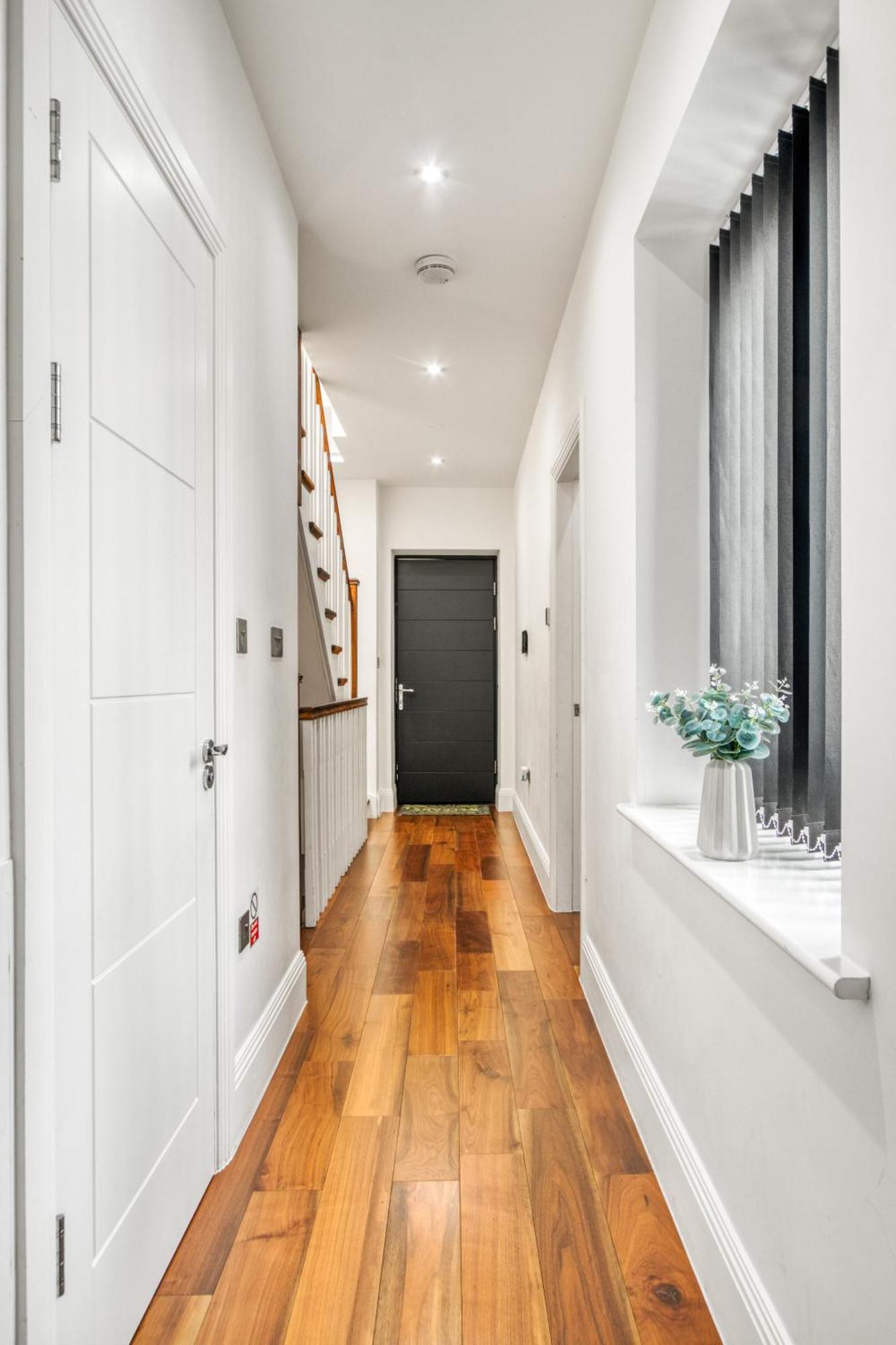 Apartment Elegant & Spacious House 3br 3ba Balcony Patio London