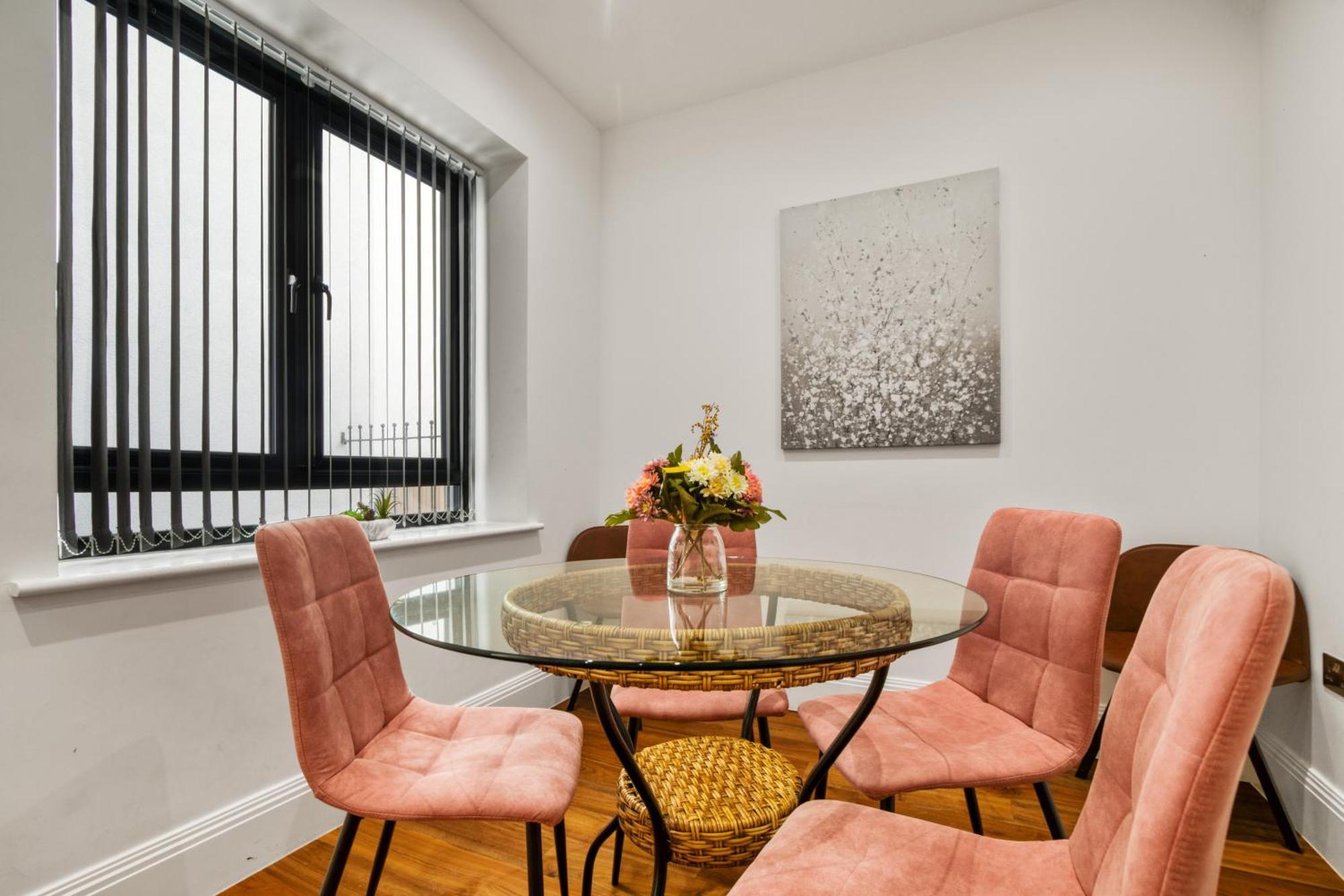 Apartment Elegant & Spacious House 3br 3ba Balcony Patio *