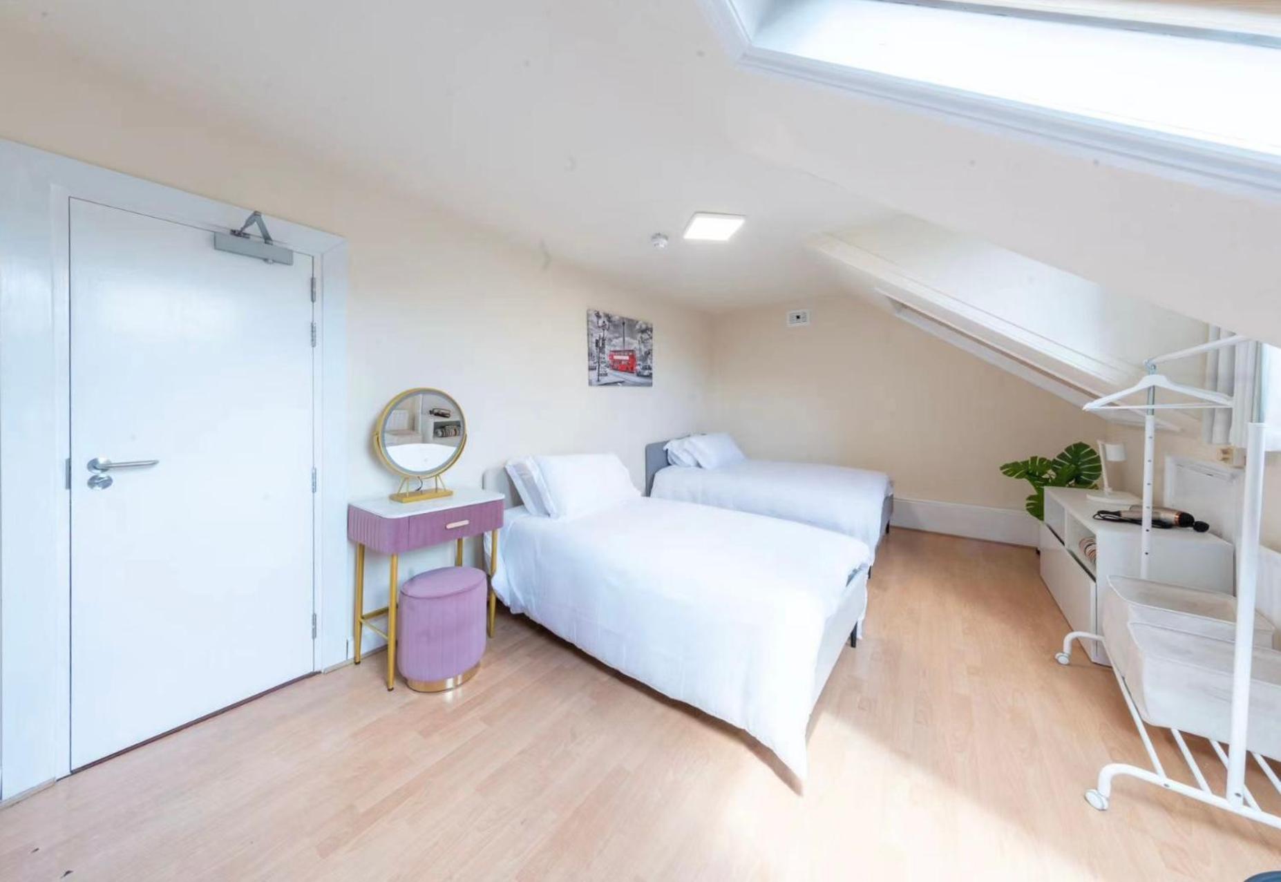 For Three In Camden Town Londen