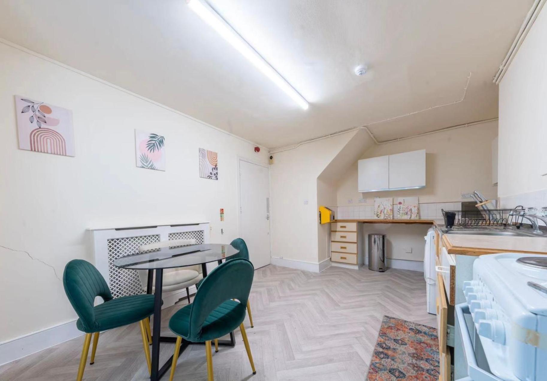 Spacious Double In Camden Town *