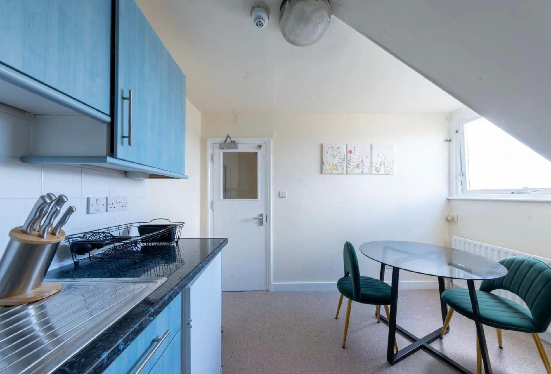 Spacious Double In Camden Town London
