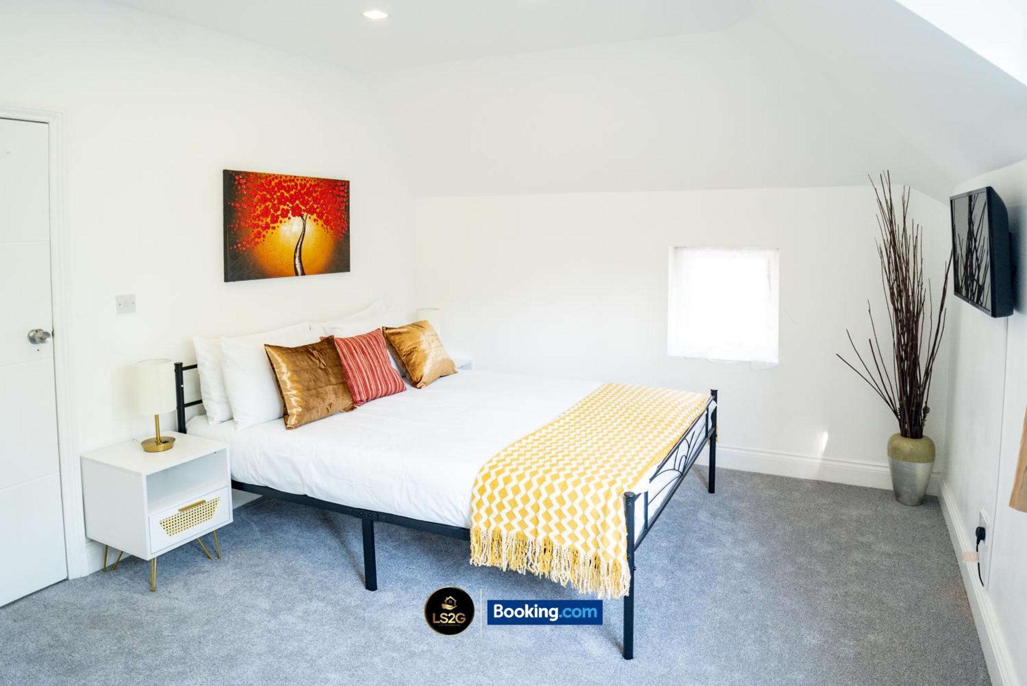 Amazing 3 Bedroom House By Ls2g Short Lets & Serviced Greater With Free Parking