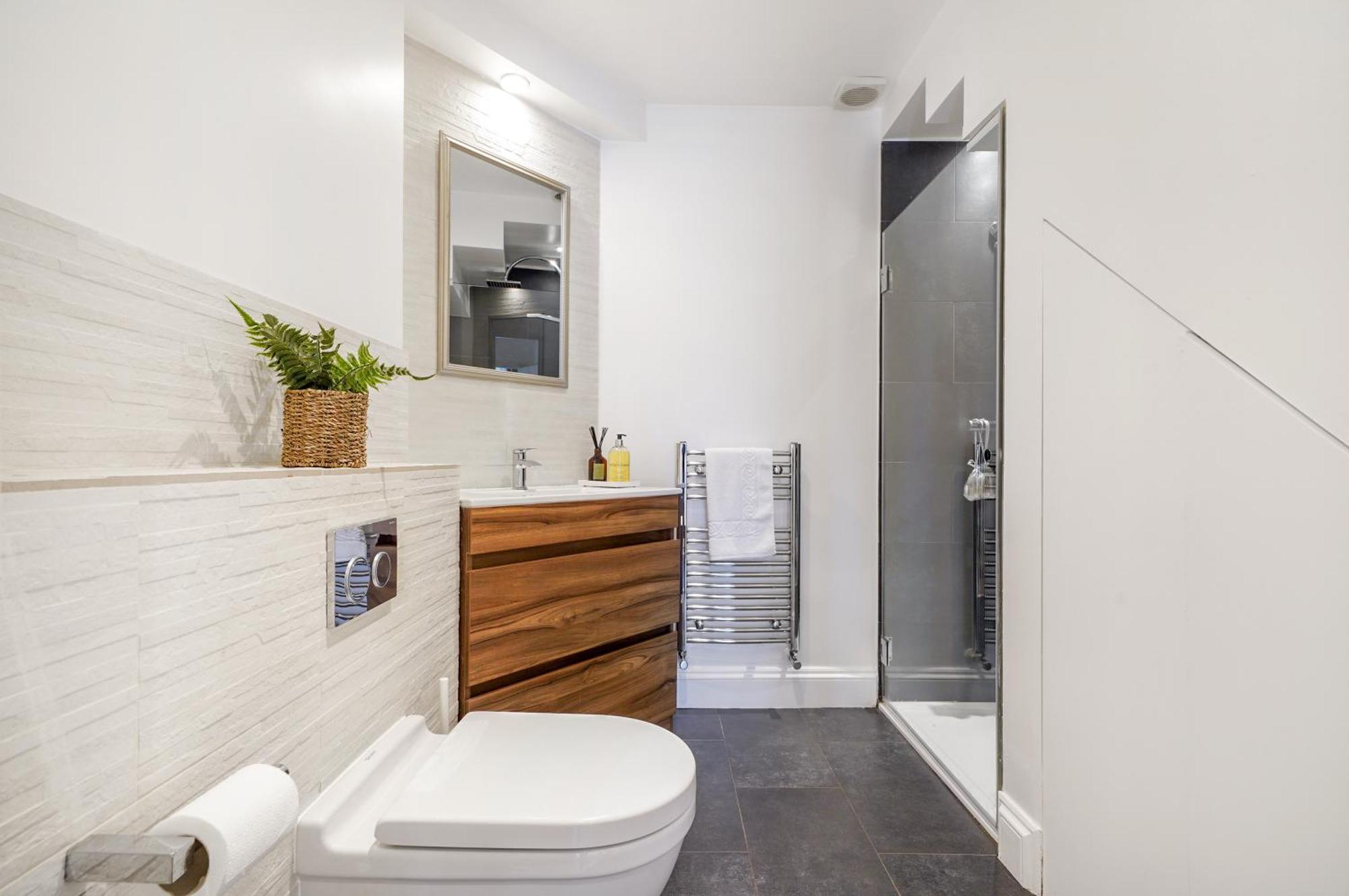Hr2 - Charming 1-bed Near Holland Park Apartment London