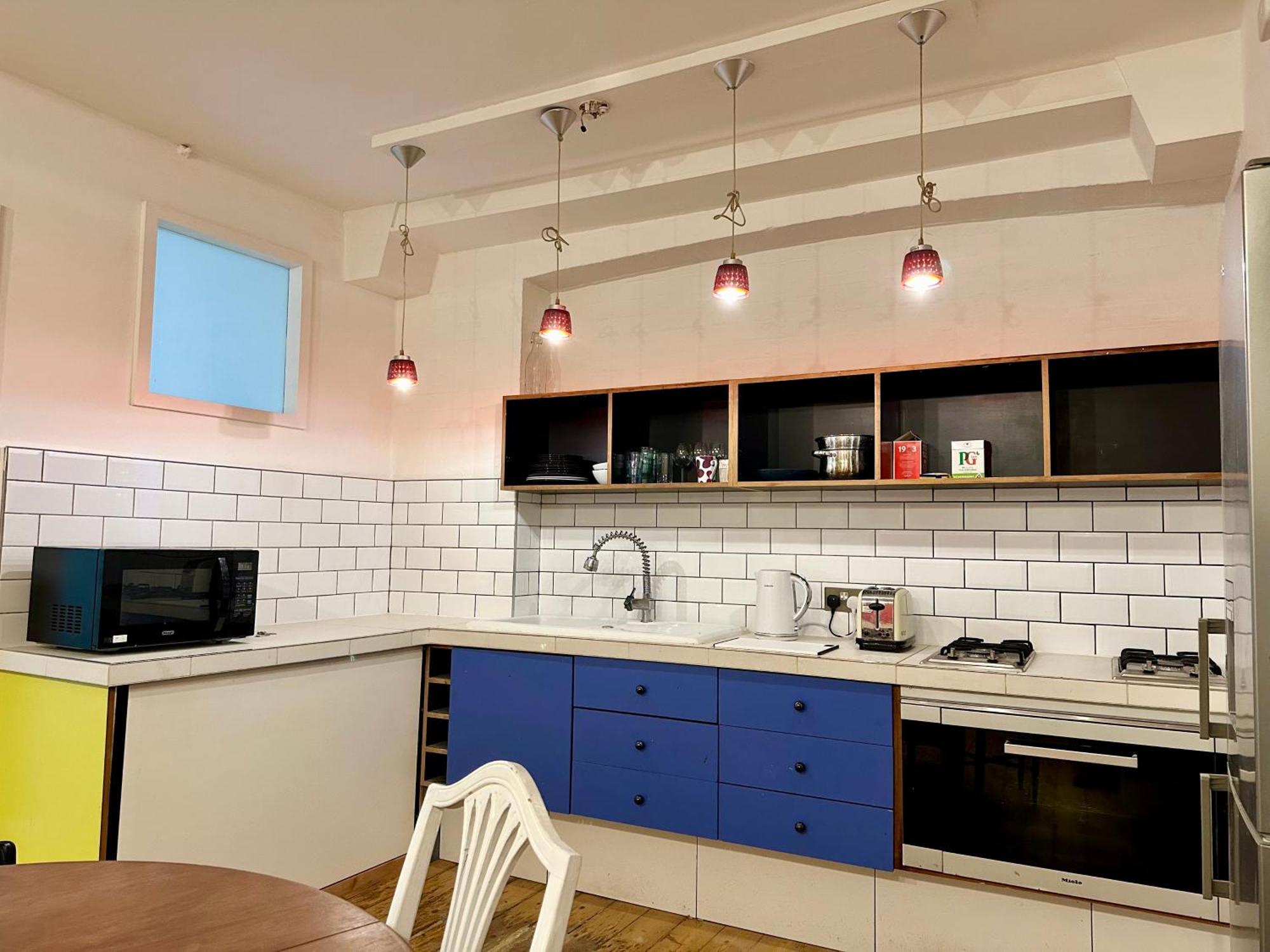 Bright Large Double Bedroom Flat *