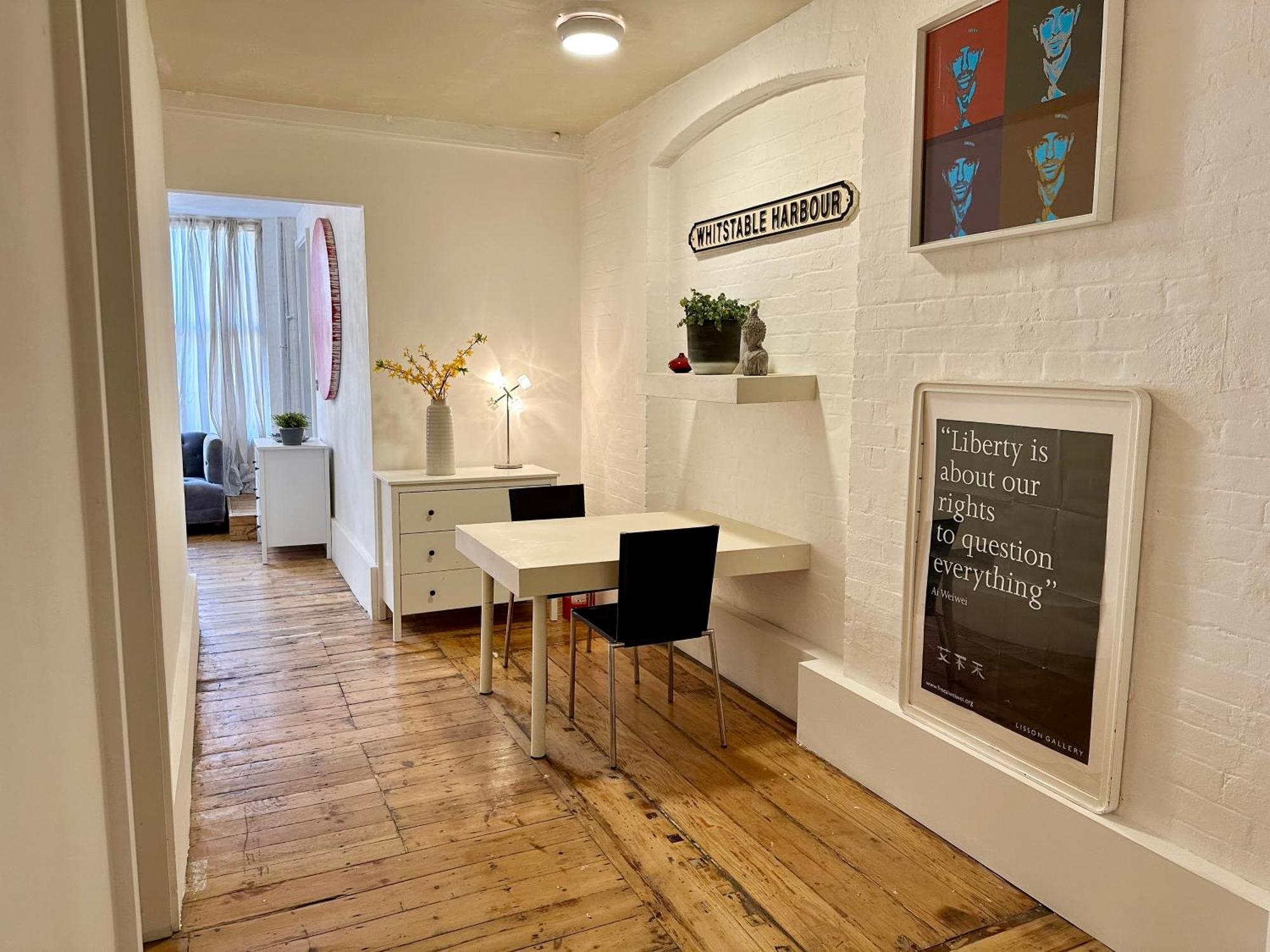 Bright Large Double Bedroom Flat * London