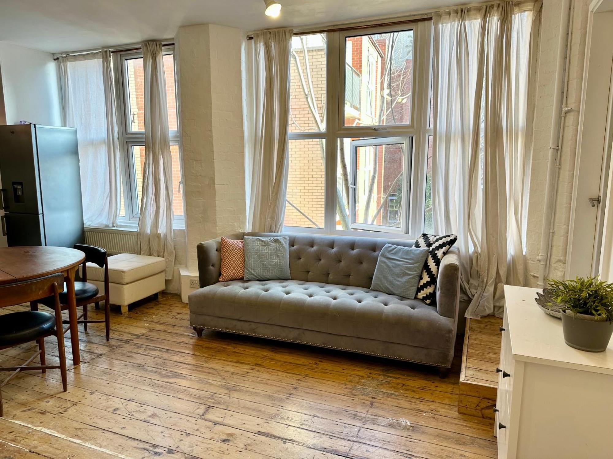 Apartment Bright Large Double Bedroom Flat *