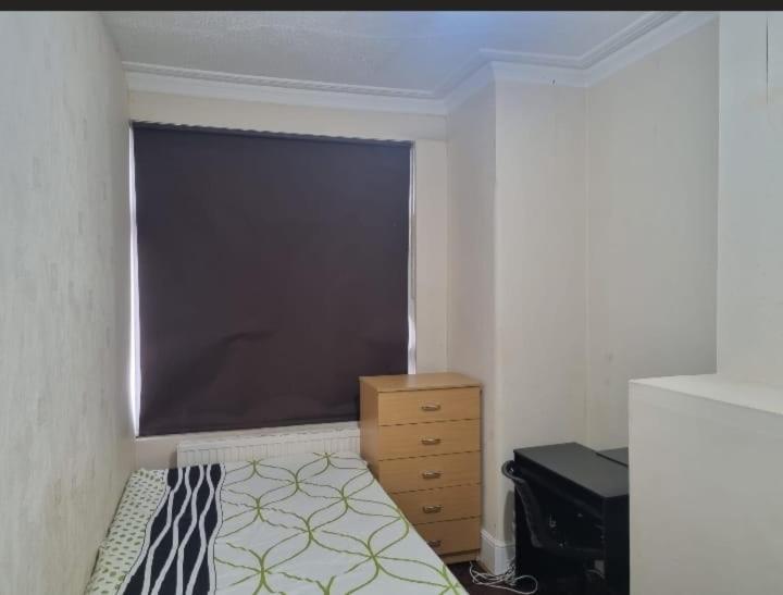 72b Olive Road Nw2 6uj Guest house *