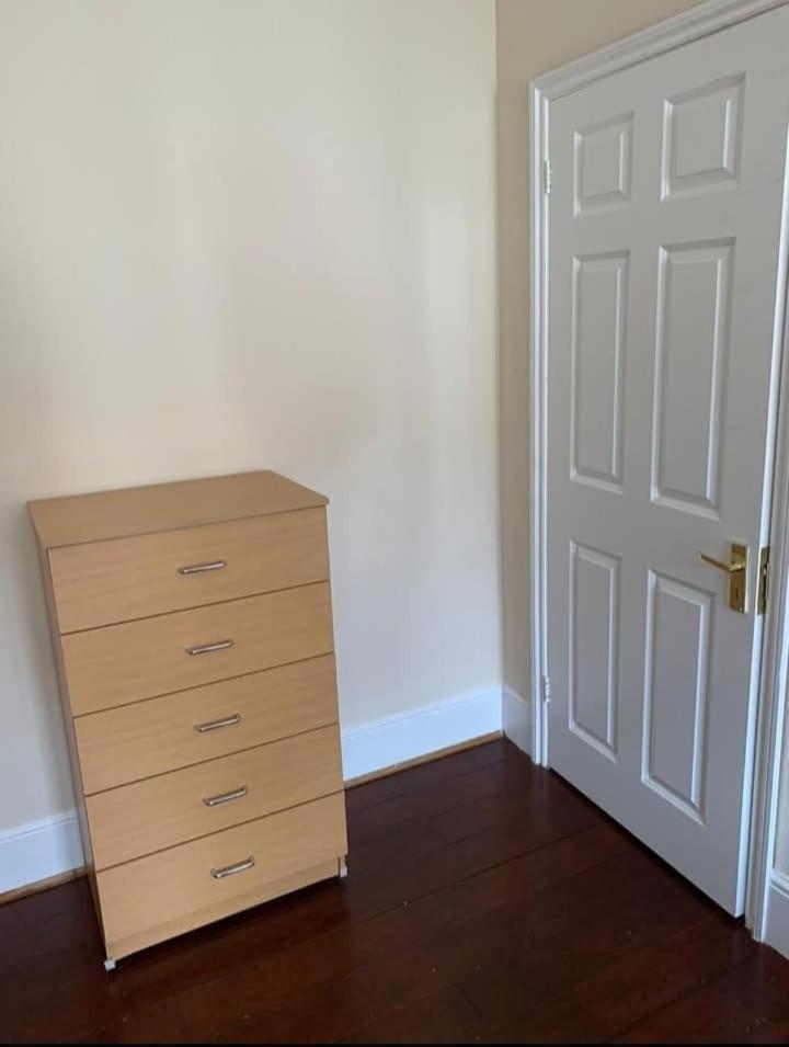 72b Olive Road Nw2 6uj Guest house London