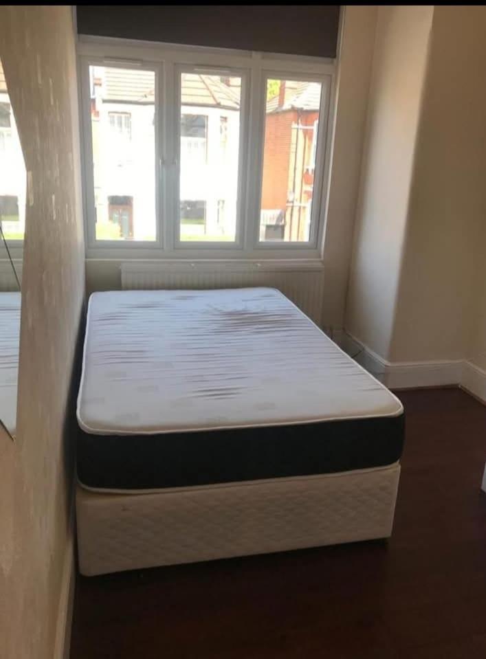Pensión 72b Olive Road Nw2 6uj Londres