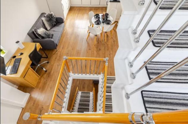 Large Town House Long Term London