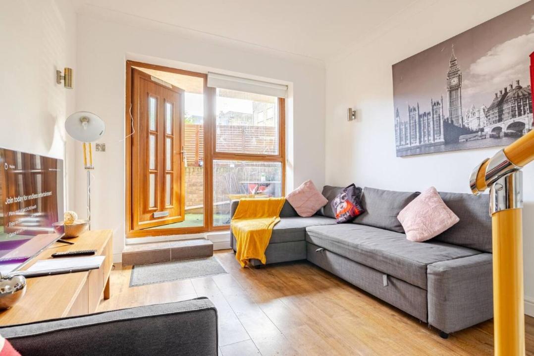 Large Town House Long Term Holiday home *