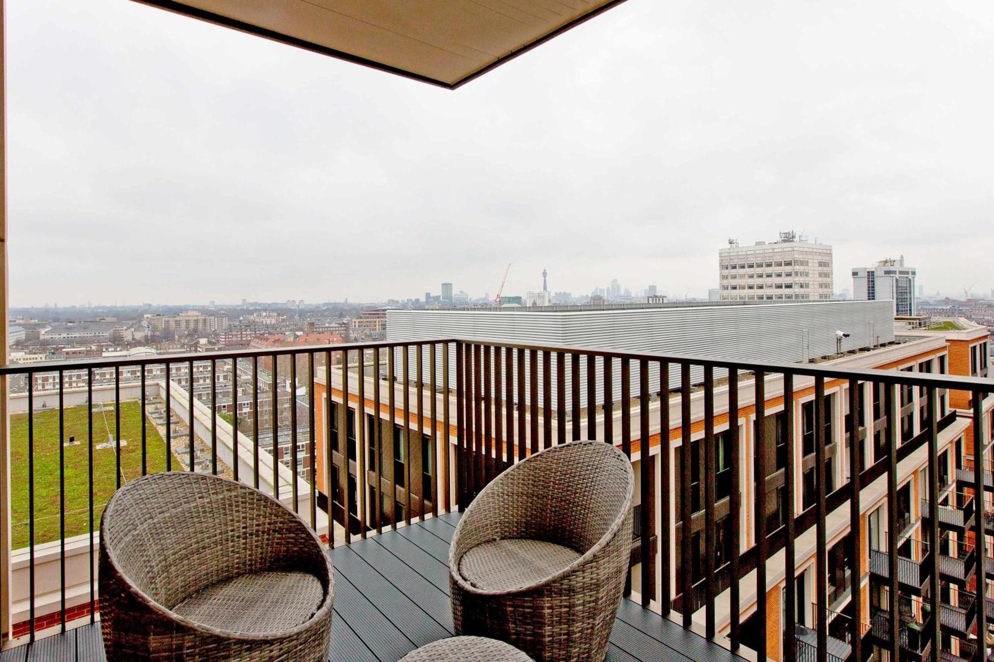 Apartment Luxury Living With Views With Pool And Gym Ac