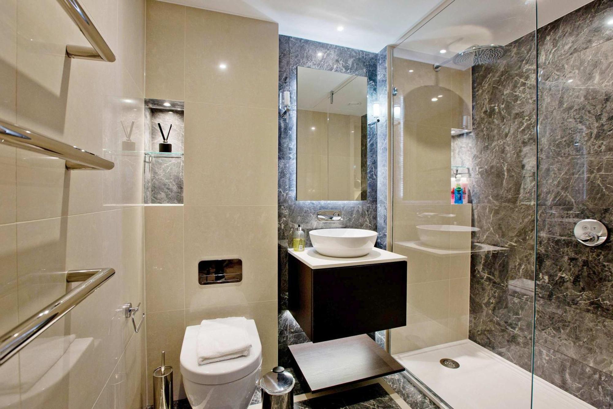 Luxury Living With Views With Pool And Gym Ac Apartment *
