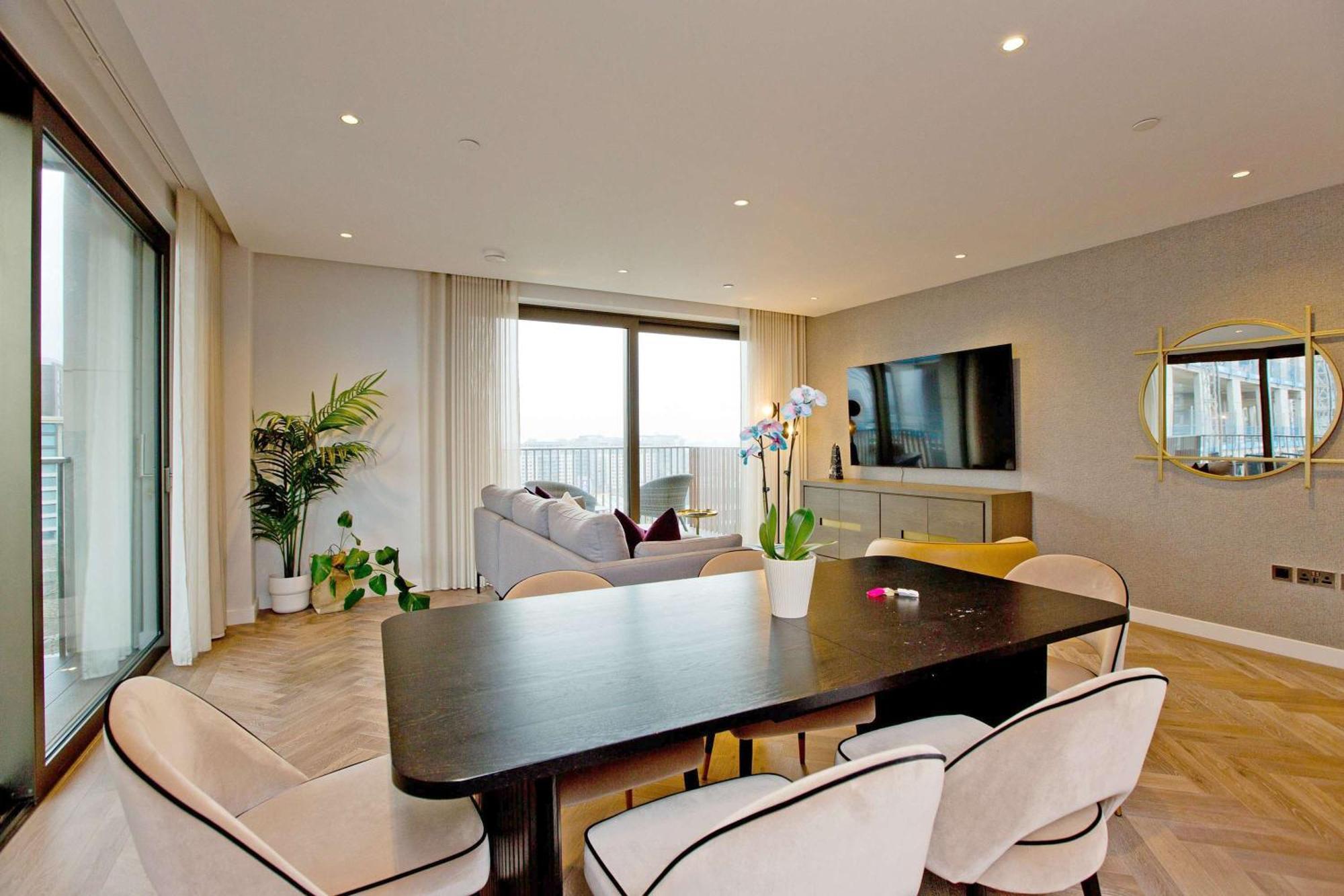 Luxury Living With Views With Pool And Gym Ac *