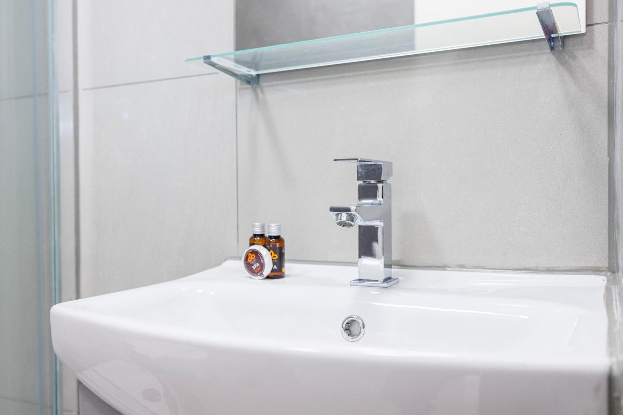 Appartement North West Ideal For Long & Short Offers *