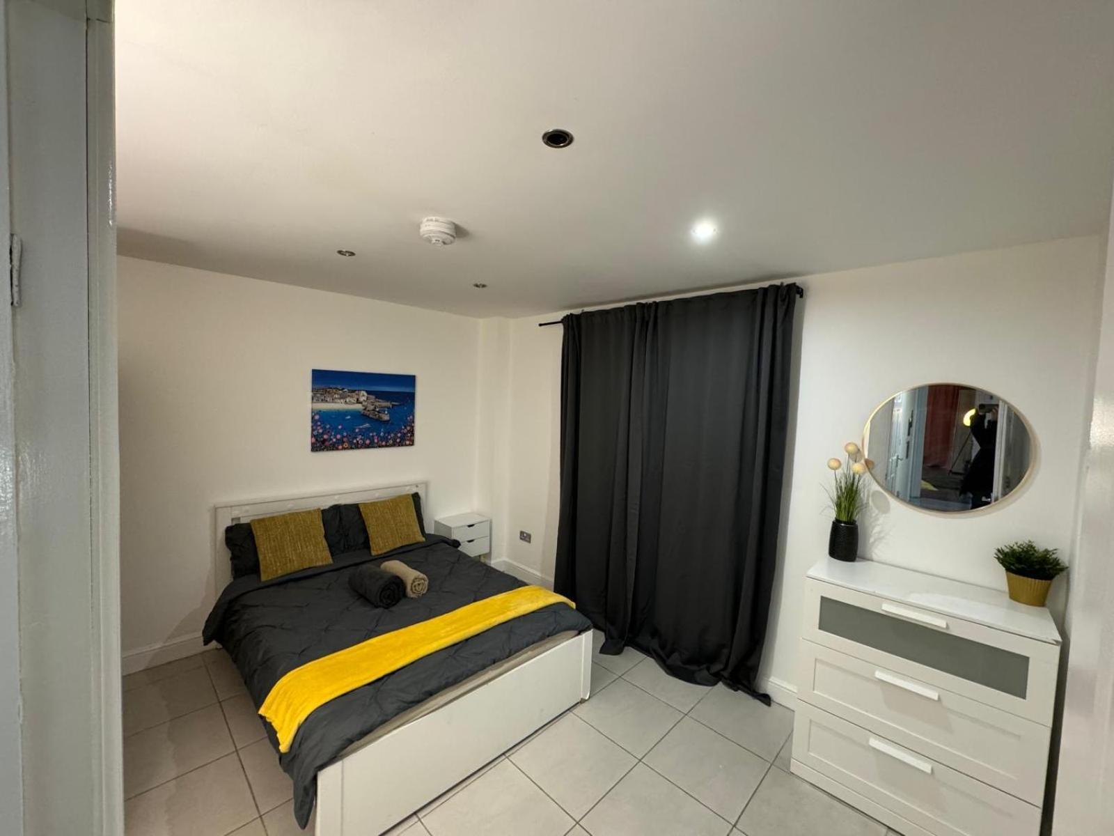 Apartment Spacious 2 Bedroom Flat In Tower Bridge! E1 London
