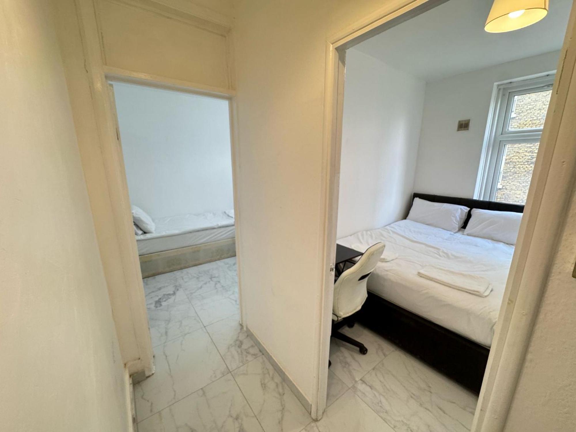 2 Bedroom Flat On First Floor * London