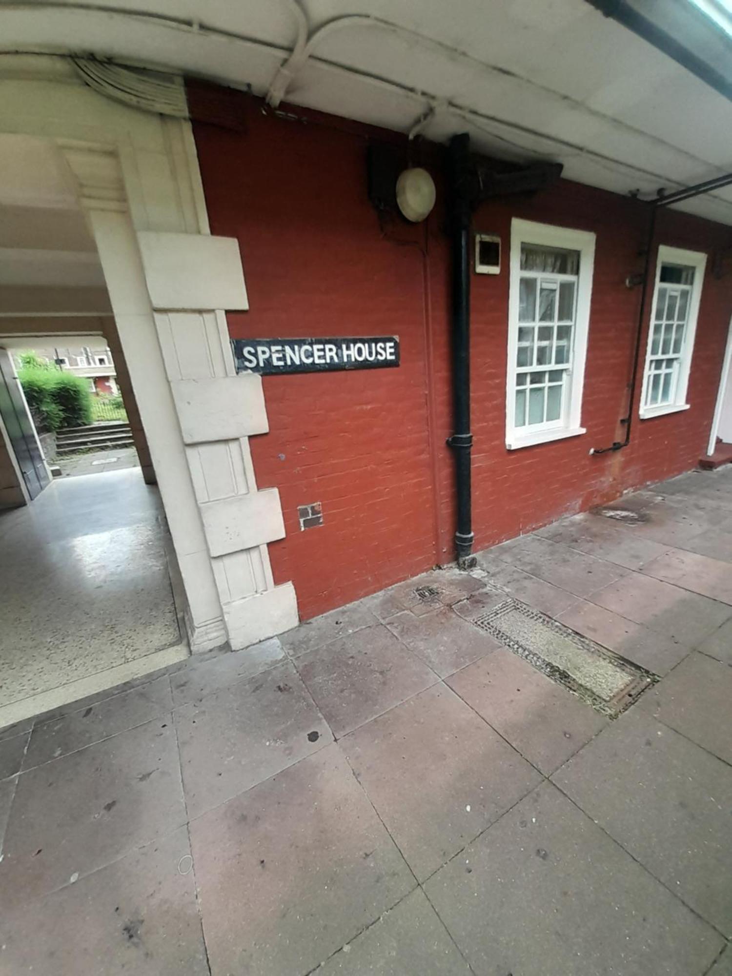 Big Double Room, Great Location Homestay London