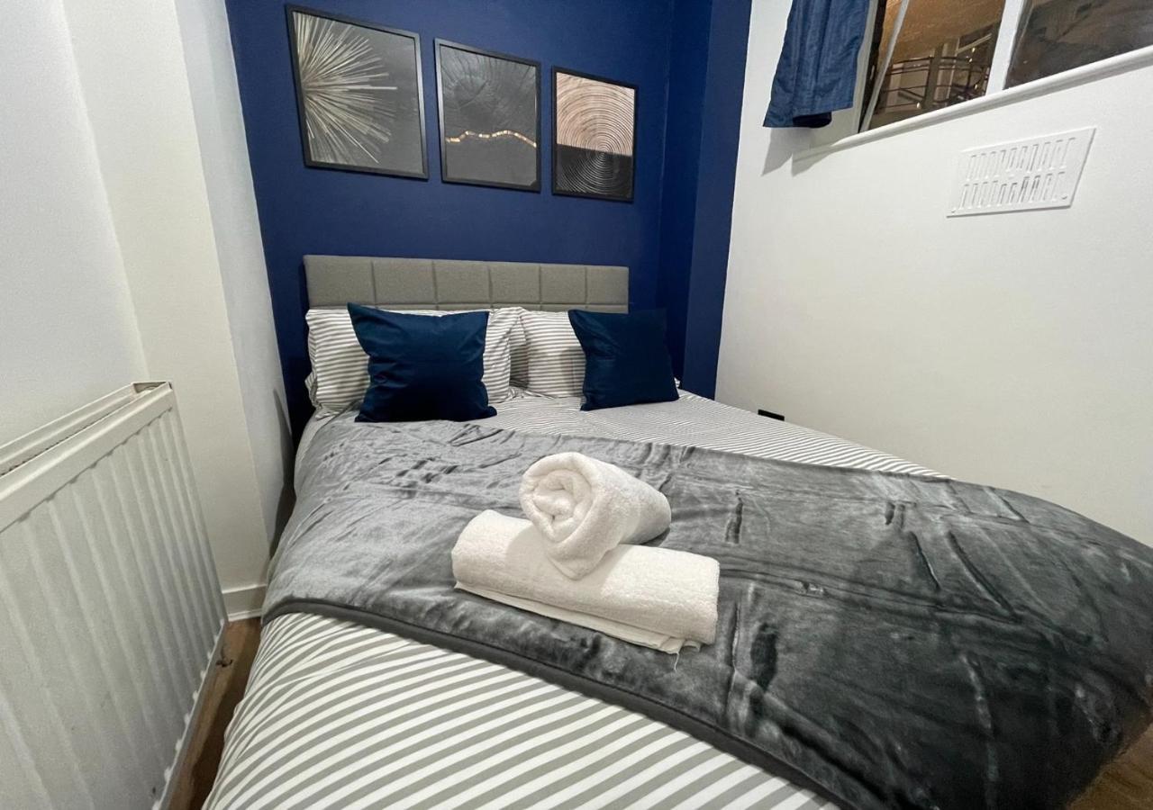 Stunning Near Paddington - Sleeps 8 Apartment
