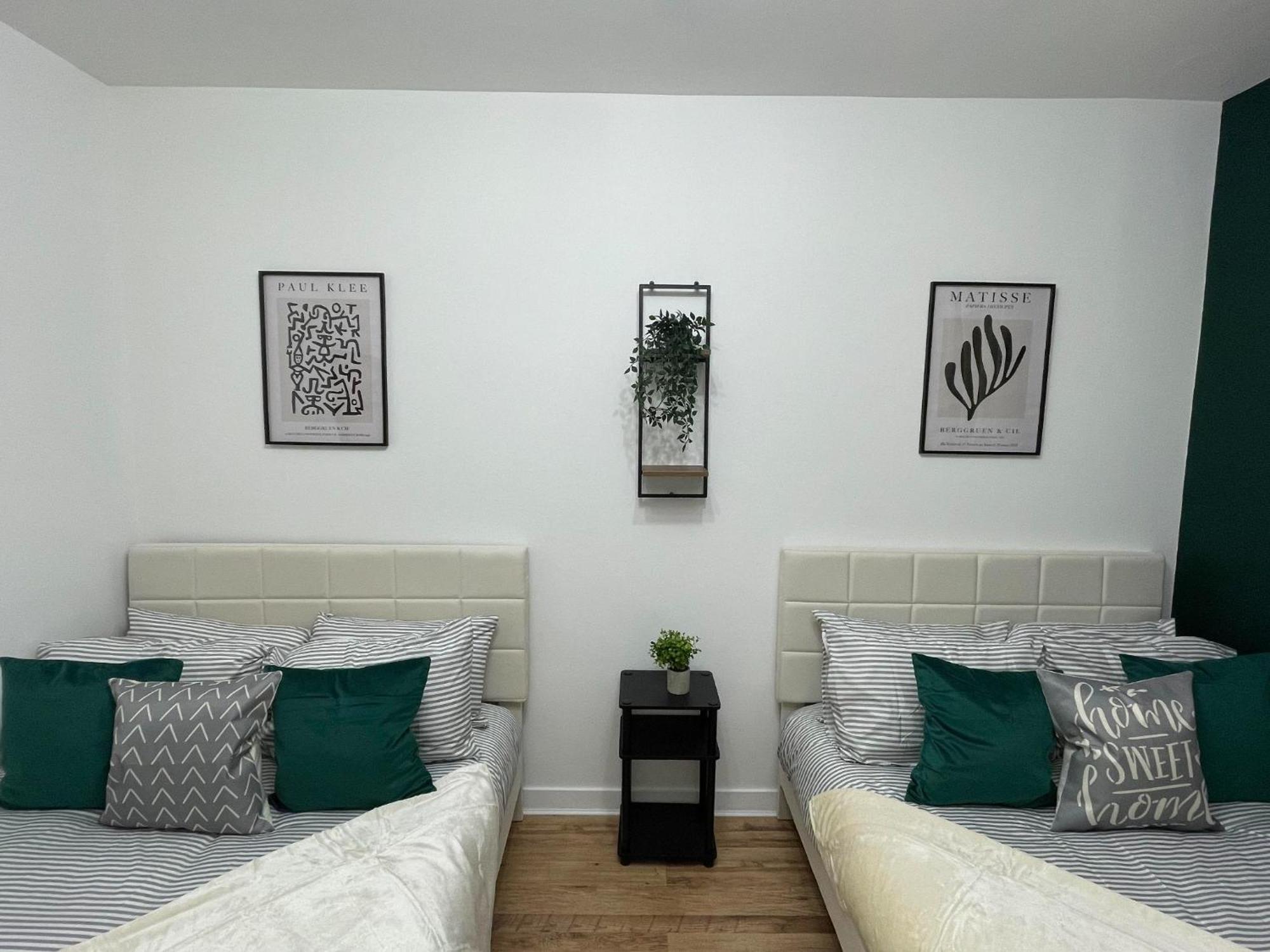 Stunning Near Paddington - Sleeps 8 * London
