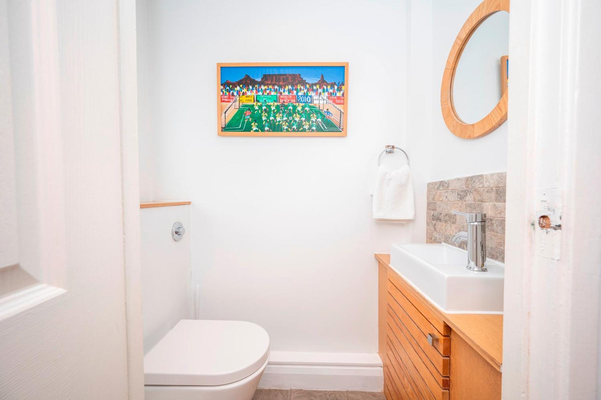 Pass The Keys Spacious 2br W Free Parking Patio Near Tube *