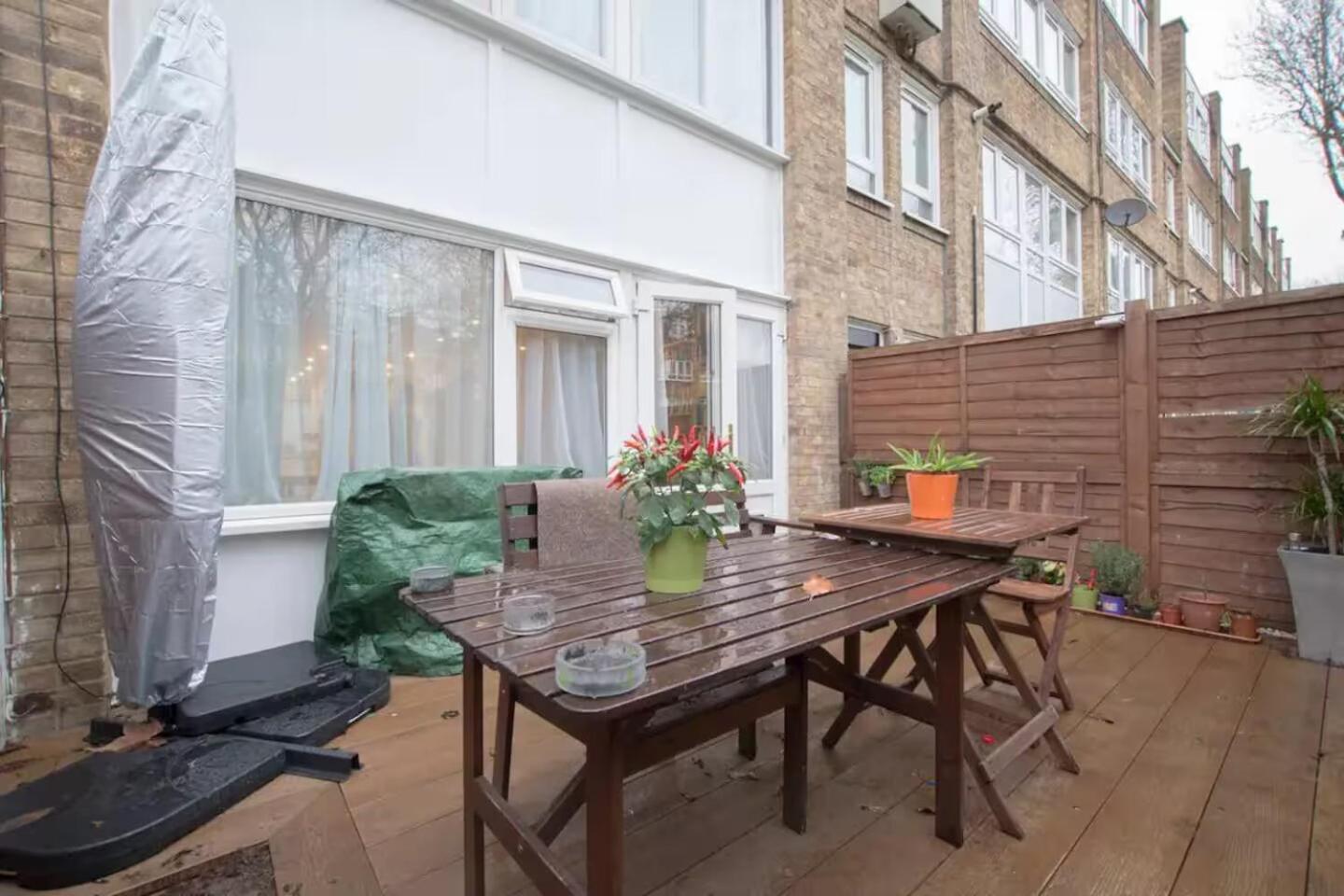 Pass The Keys Spacious 2br W Free Parking Patio Near Tube