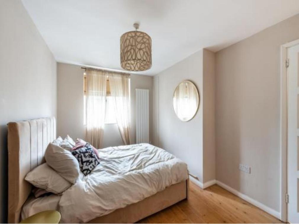 Spacious 2 Bed Flat In Swiss In Hampstead Apartment *