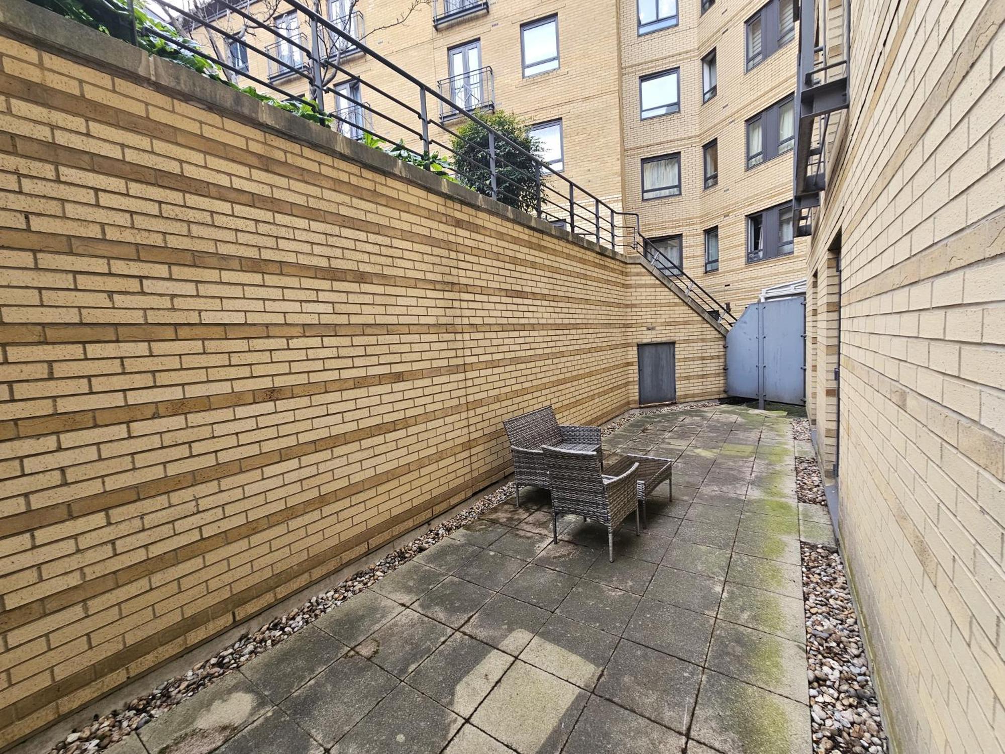 Apartment Luxury 3-bed With Private Garden En-suites & Underground Parking Prime Nw6 Location London